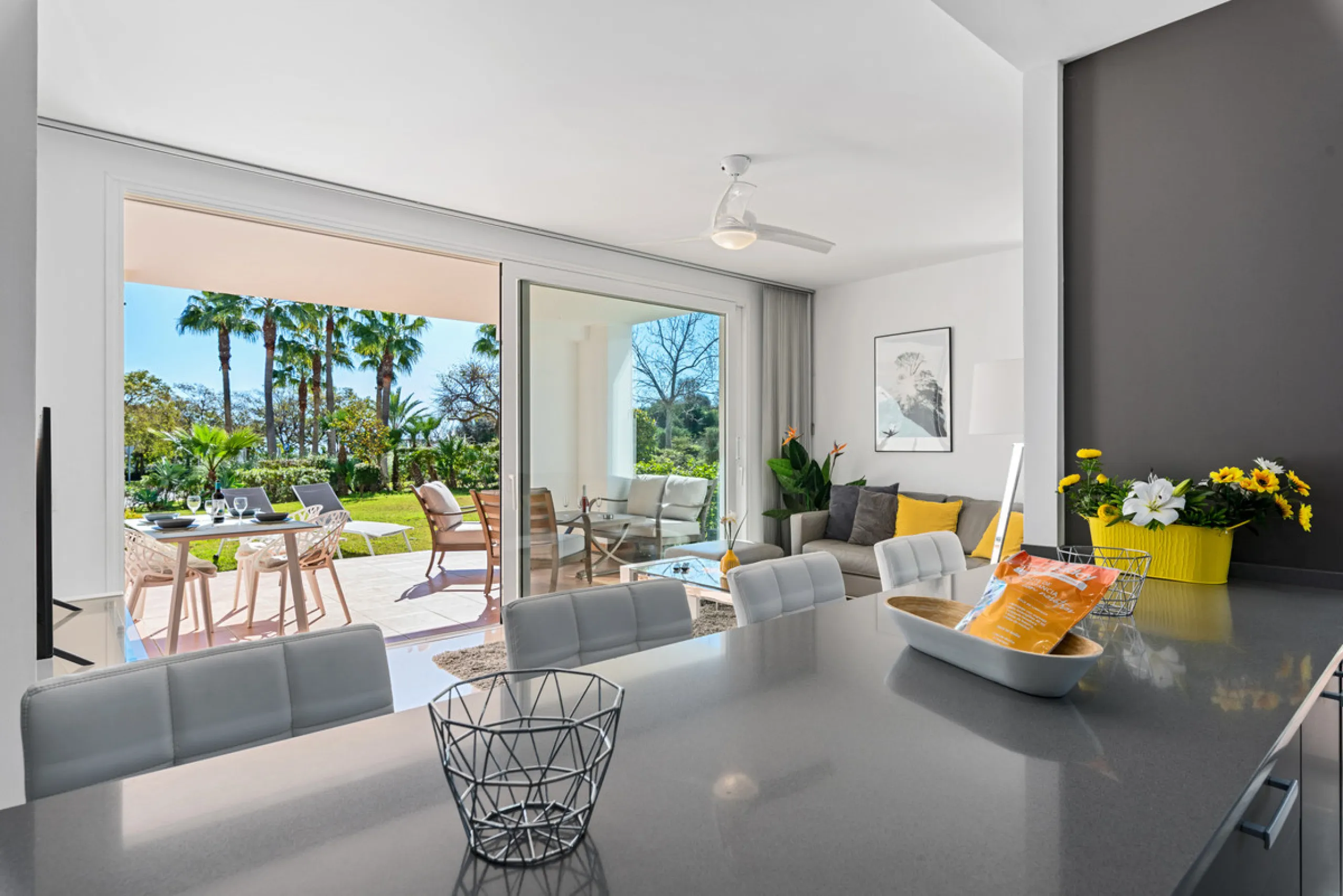 Located within one of the most sought-after developments on the Costa del Sol, this stylish ground floor apartment offers an exceptional living environment, combining comfort, nature, and a true resort lifestyle.