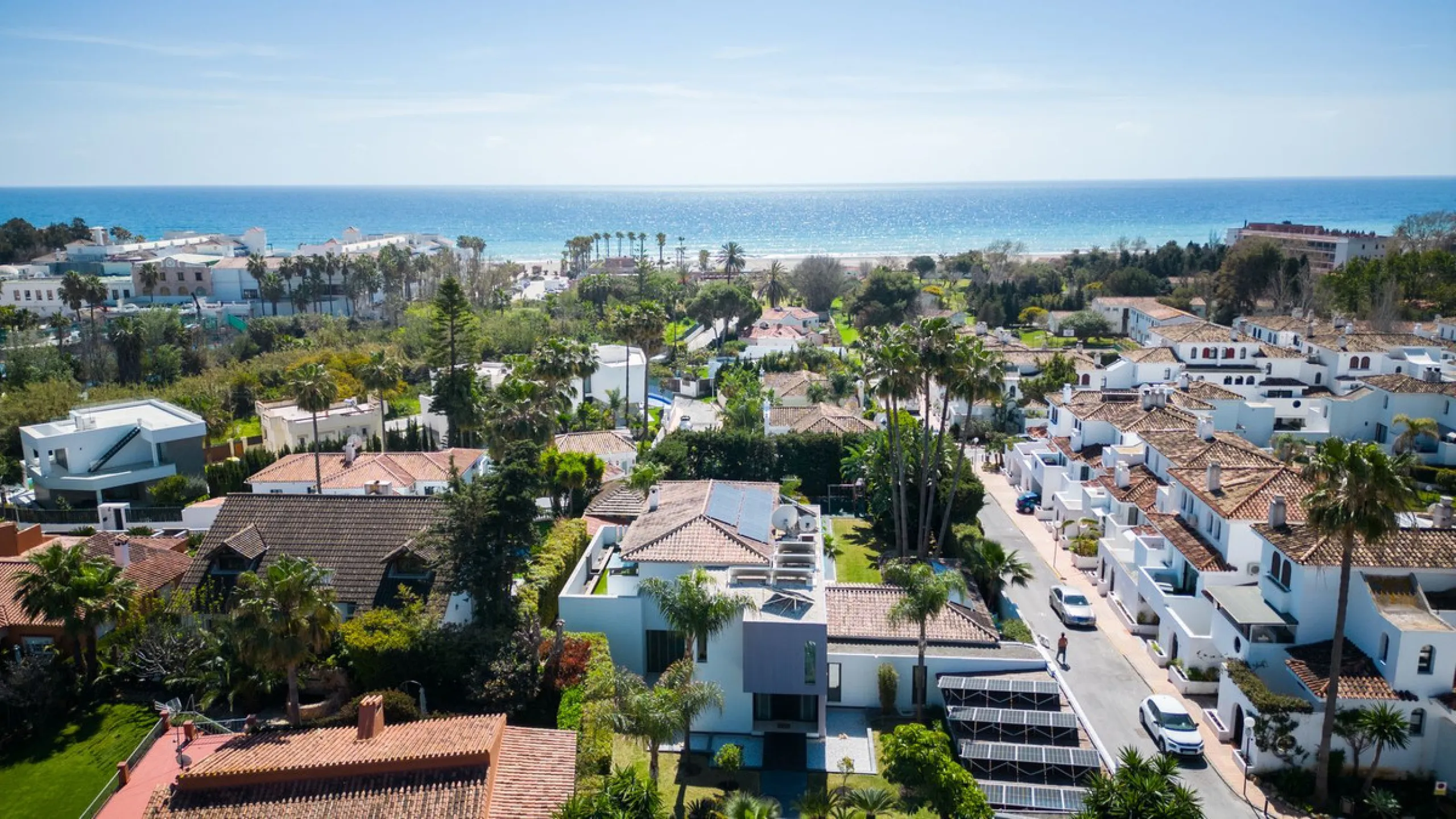 VILLA NEXT TO THE BEACH WITH HEATED POOL