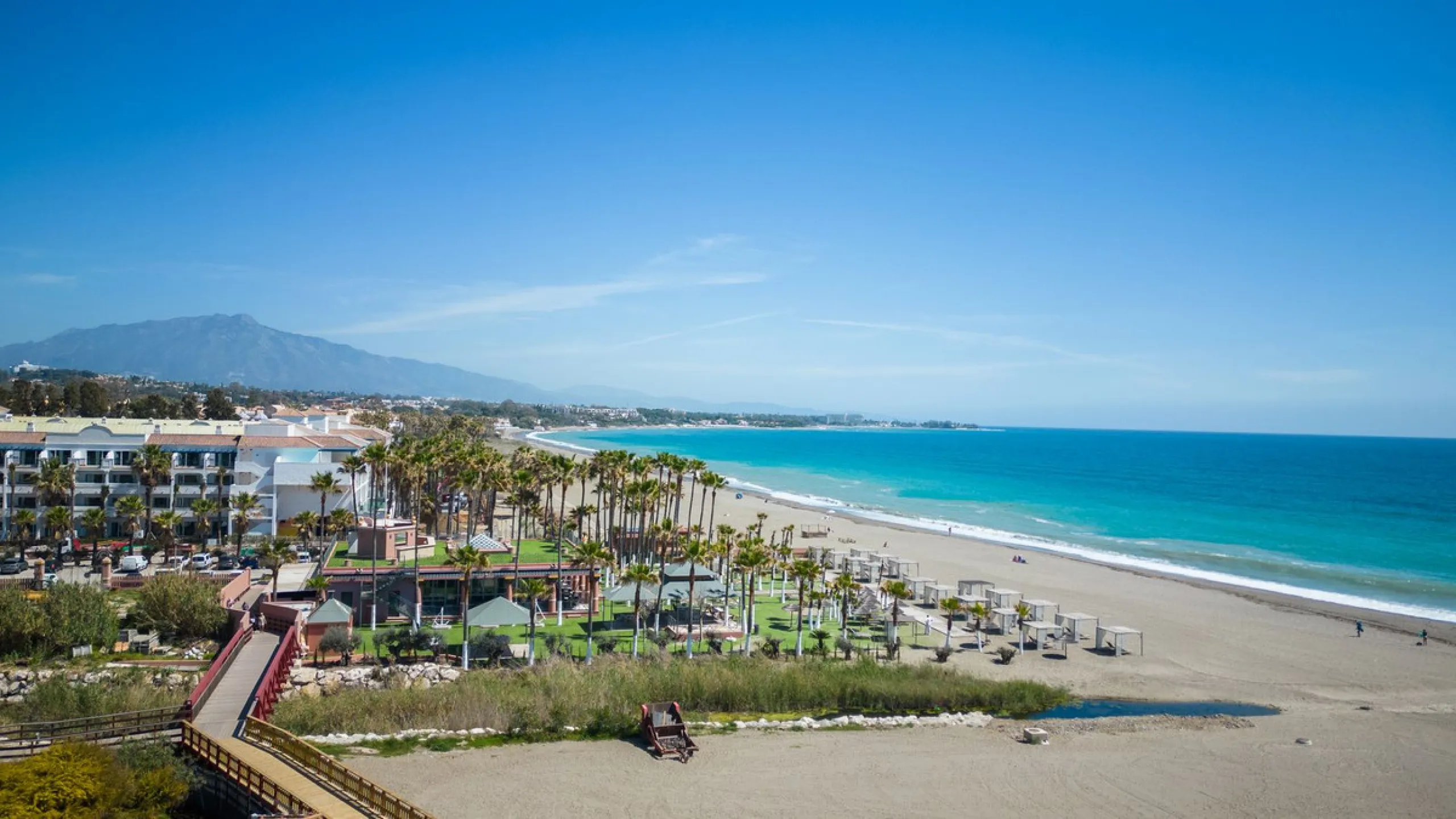 VILLA NEXT TO THE BEACH WITH HEATED POOL
