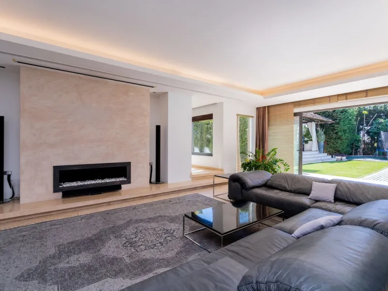 VILLA NEXT TO THE BEACH WITH HEATED POOL