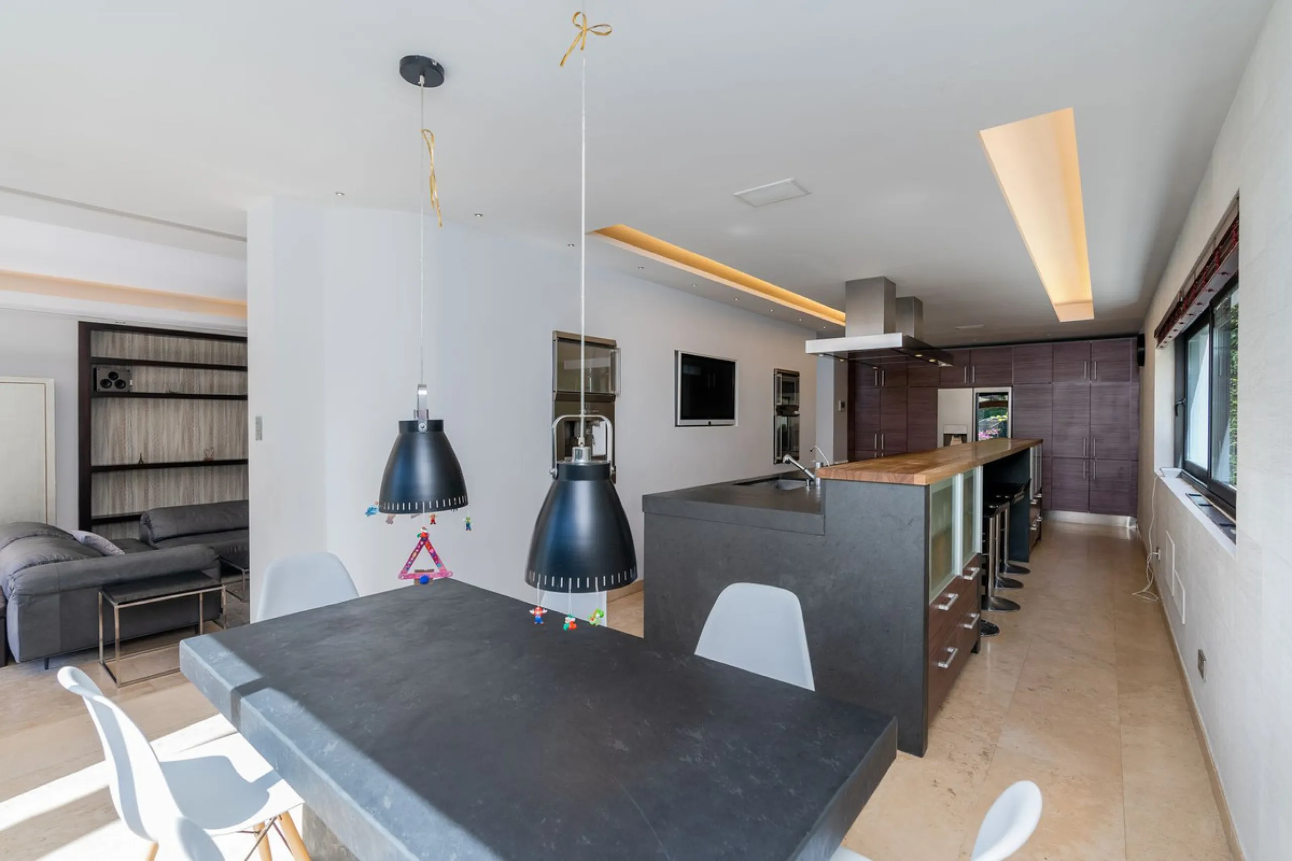 VILLA NEXT TO THE BEACH WITH HEATED POOL