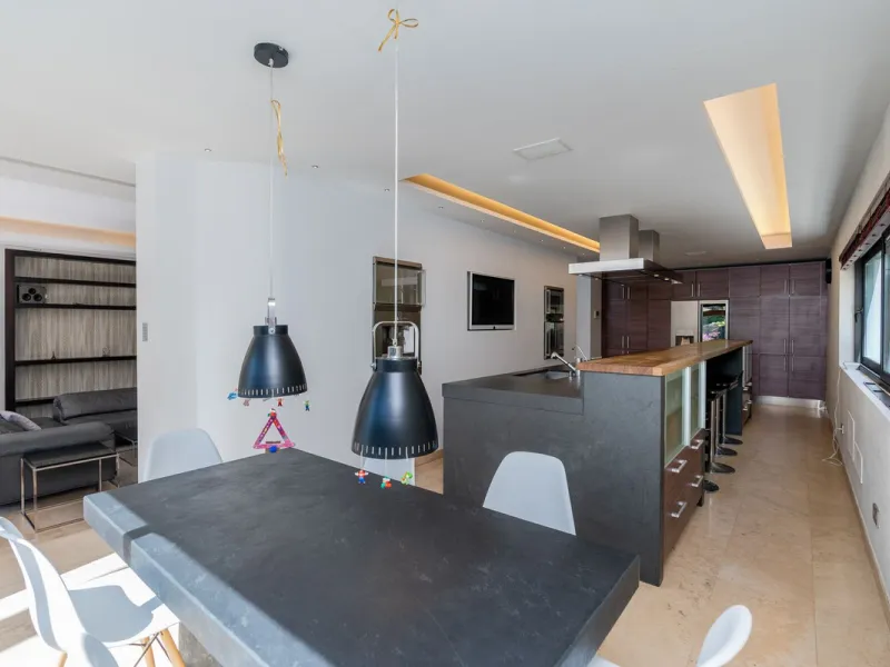 VILLA NEXT TO THE BEACH WITH HEATED POOL