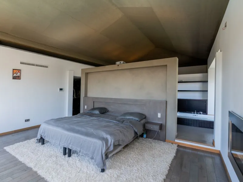 VILLA NEXT TO THE BEACH WITH HEATED POOL