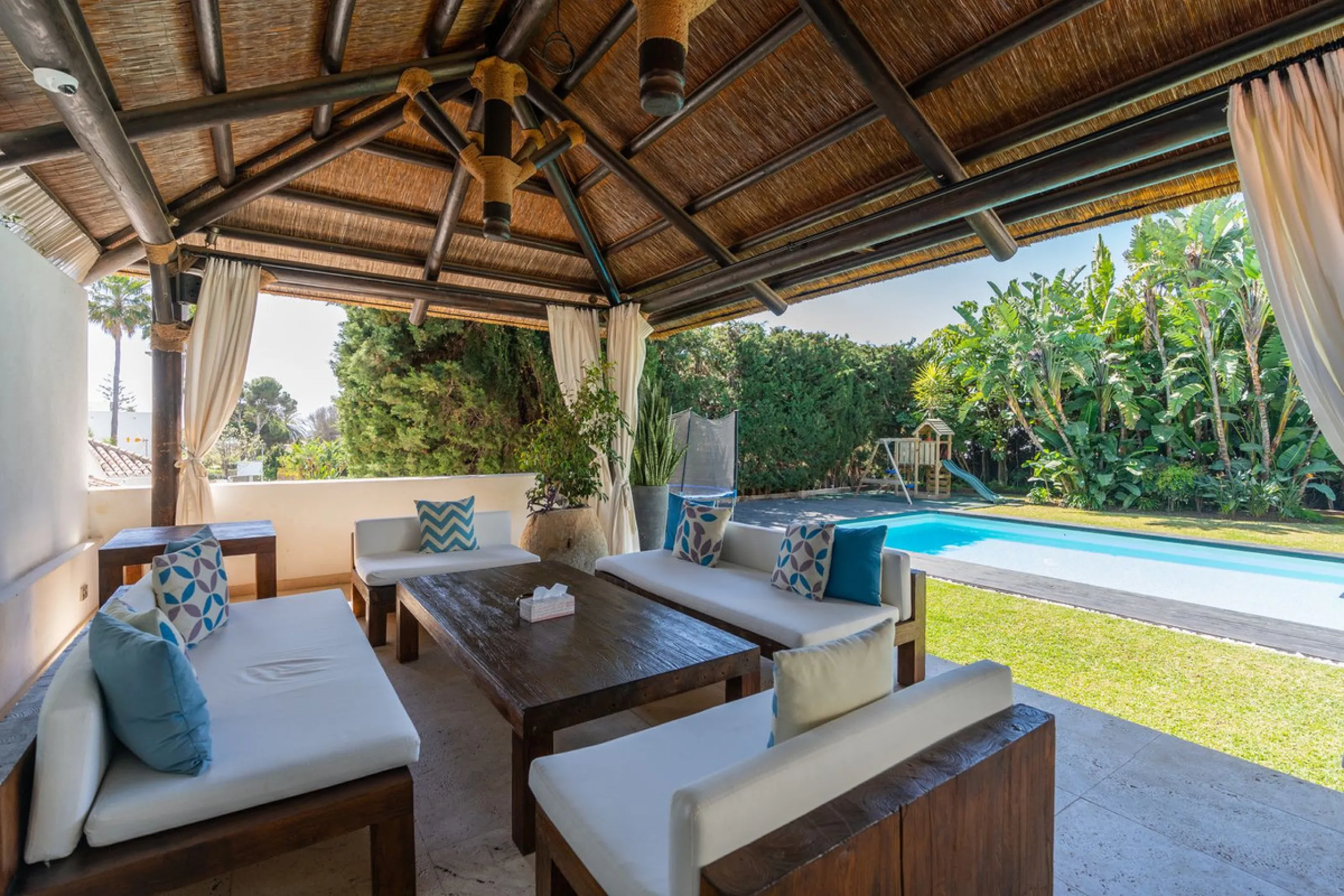VILLA NEXT TO THE BEACH WITH HEATED POOL