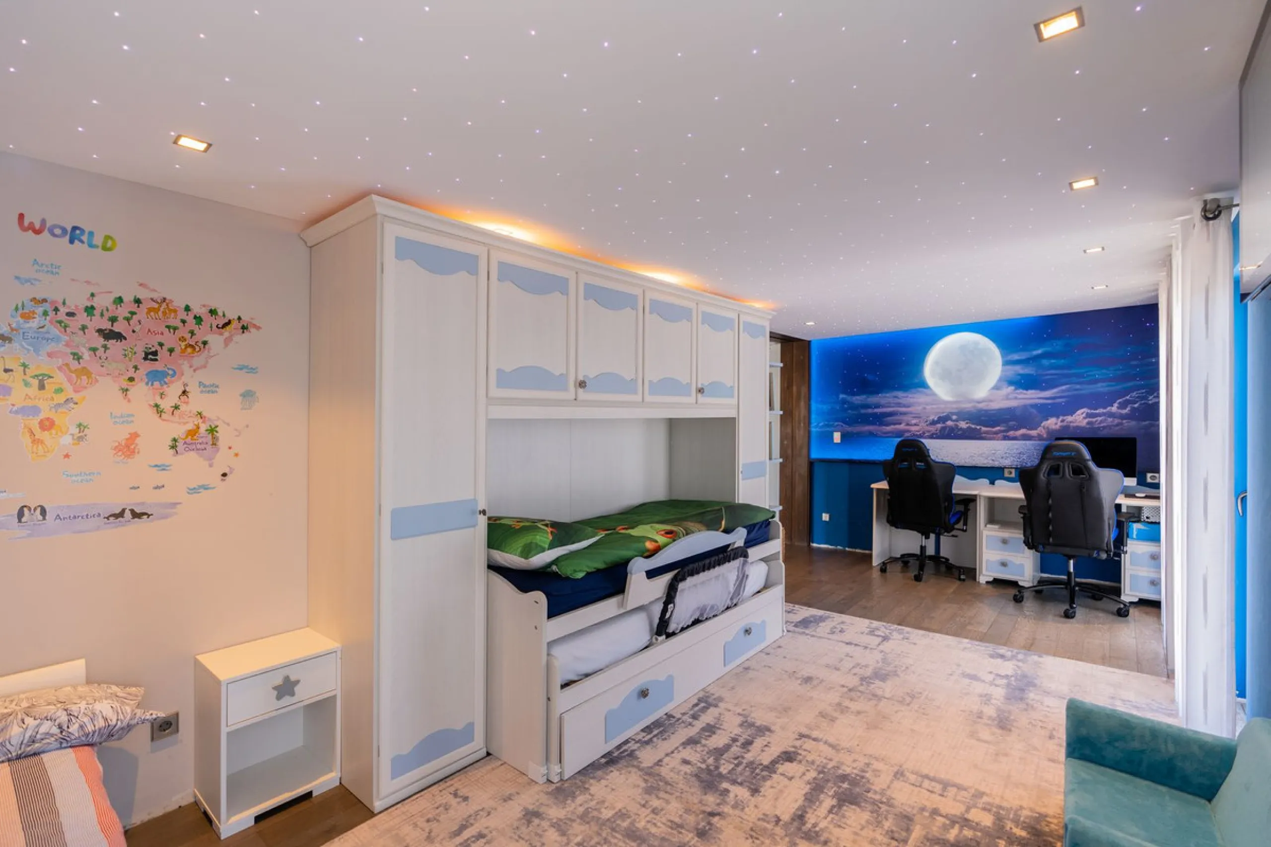 VILLA NEXT TO THE BEACH WITH HEATED POOL