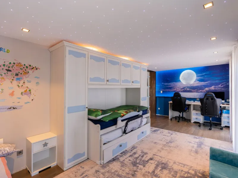 VILLA NEXT TO THE BEACH WITH HEATED POOL