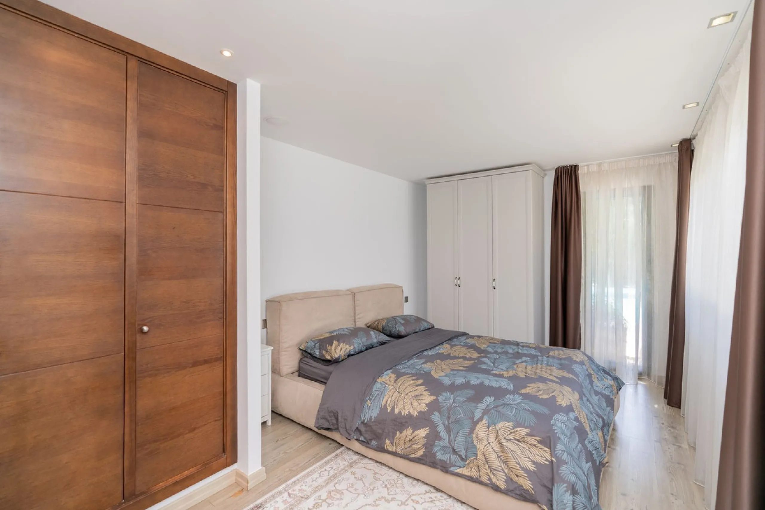 VILLA NEXT TO THE BEACH WITH HEATED POOL