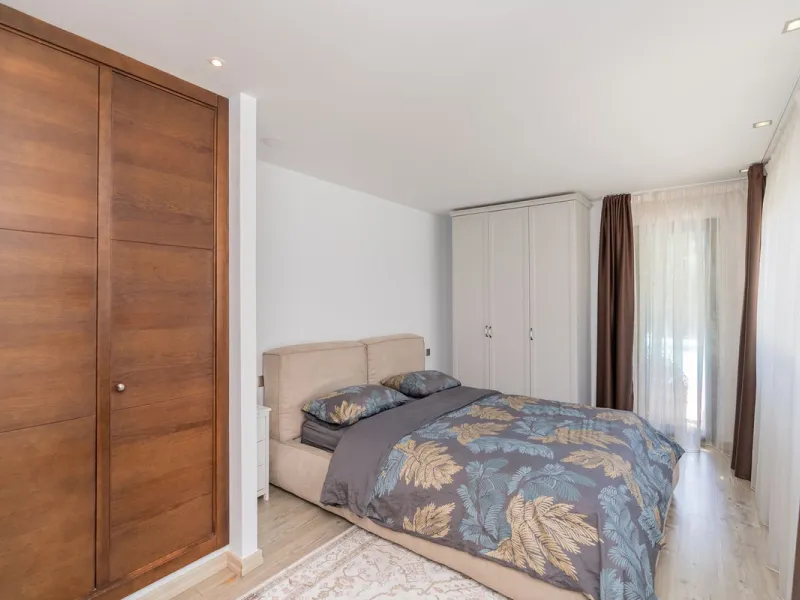 VILLA NEXT TO THE BEACH WITH HEATED POOL