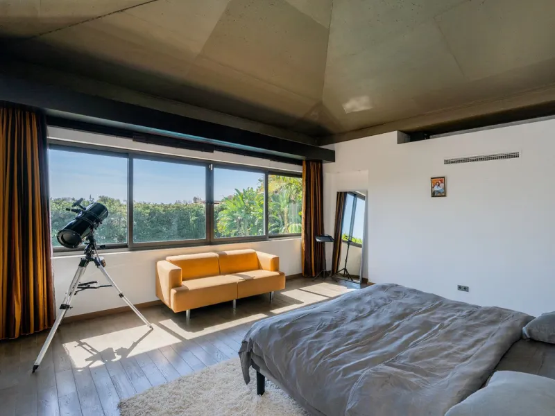 VILLA NEXT TO THE BEACH WITH HEATED POOL