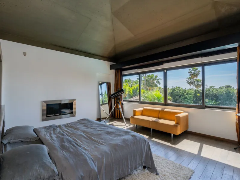 VILLA NEXT TO THE BEACH WITH HEATED POOL