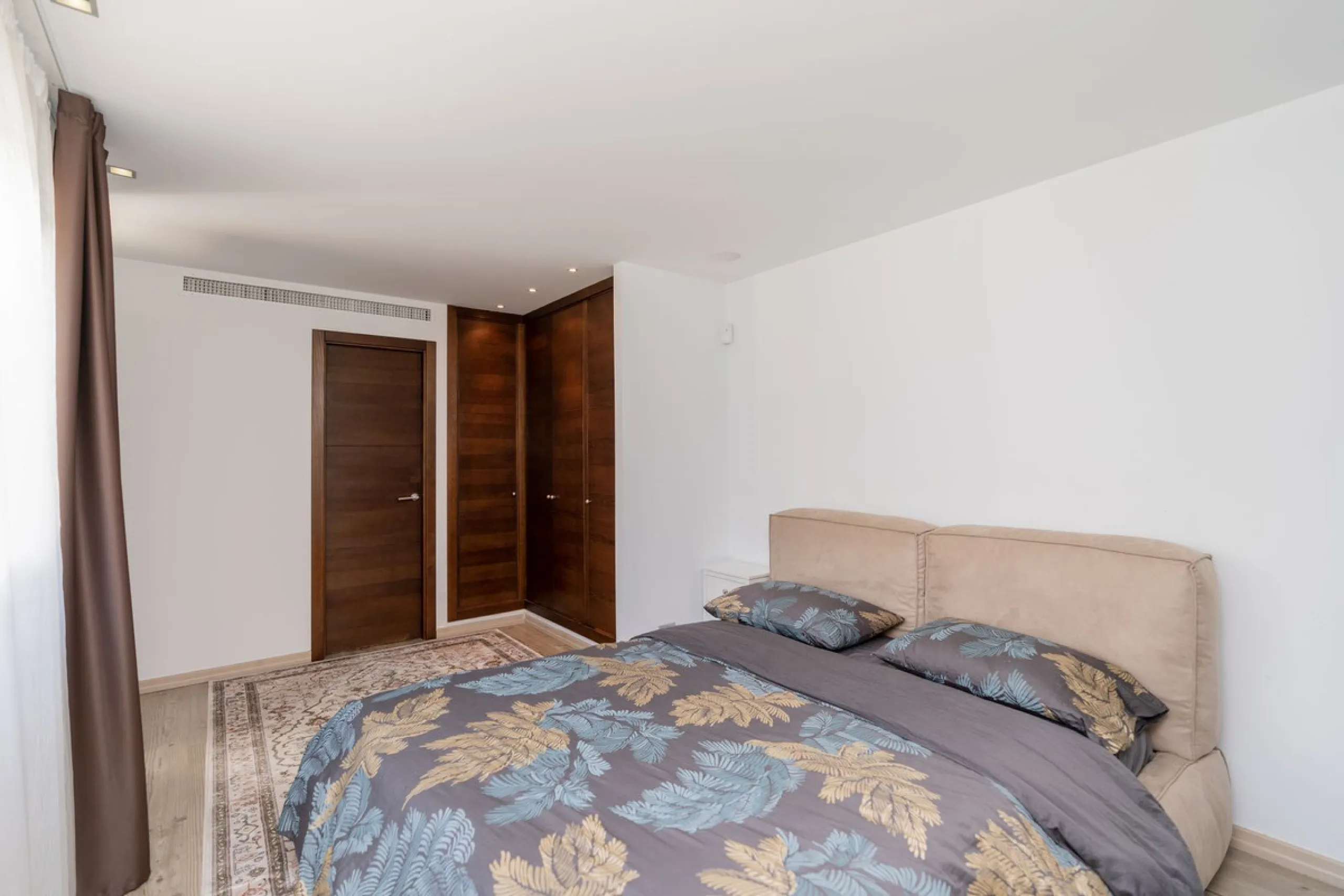 VILLA NEXT TO THE BEACH WITH HEATED POOL