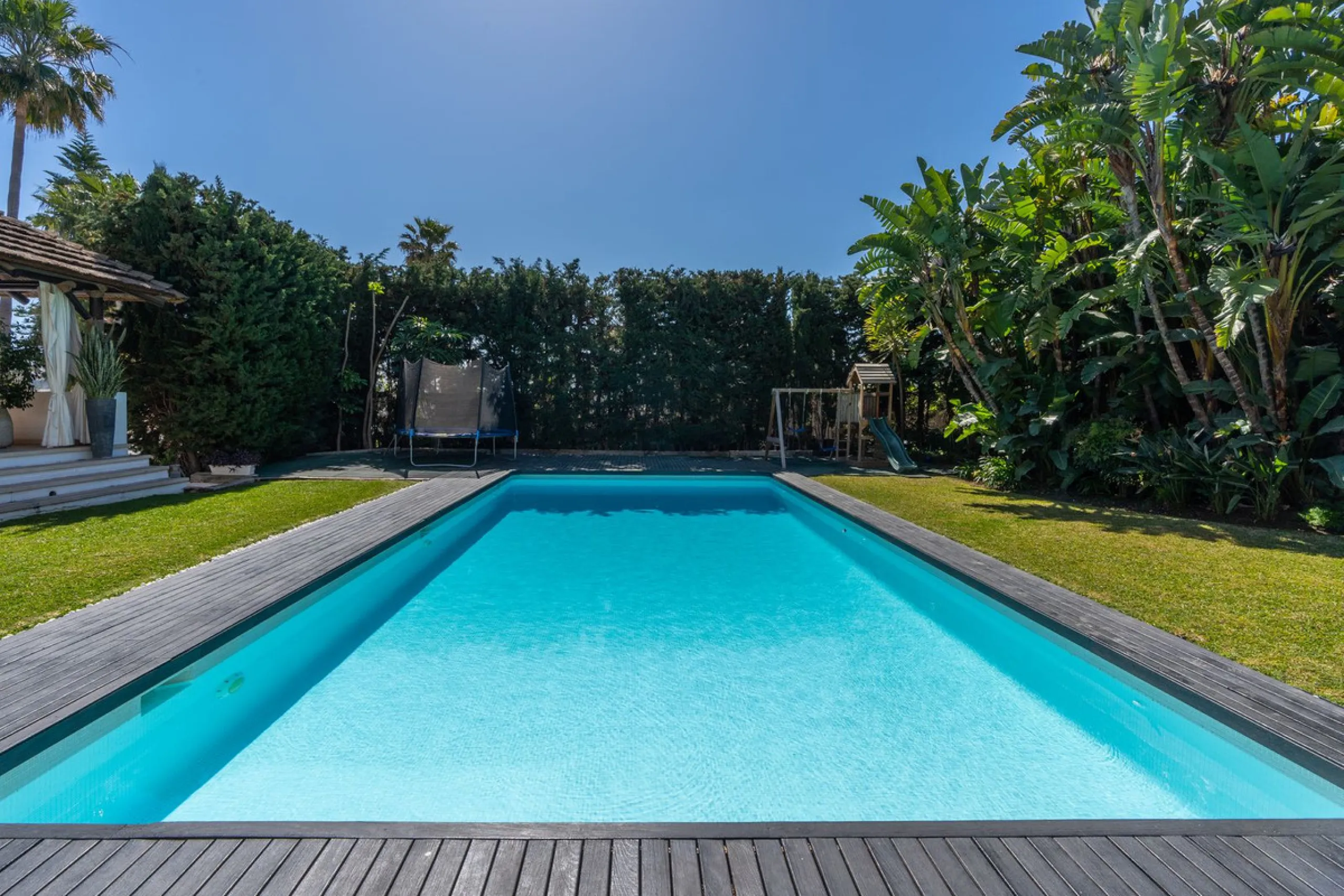 VILLA NEXT TO THE BEACH WITH HEATED POOL