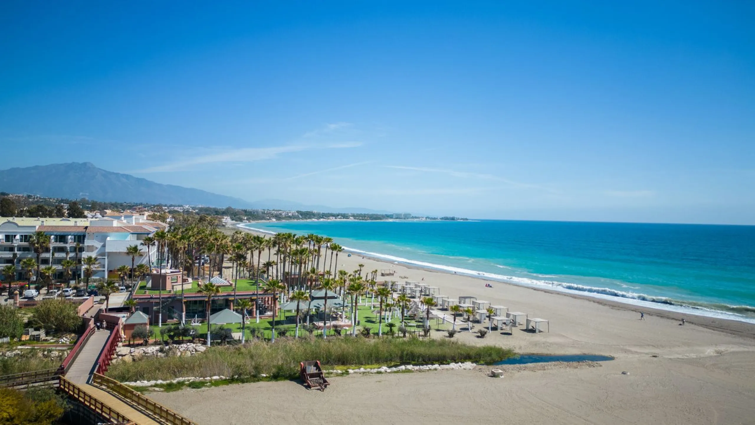 VILLA NEXT TO THE BEACH WITH HEATED POOL