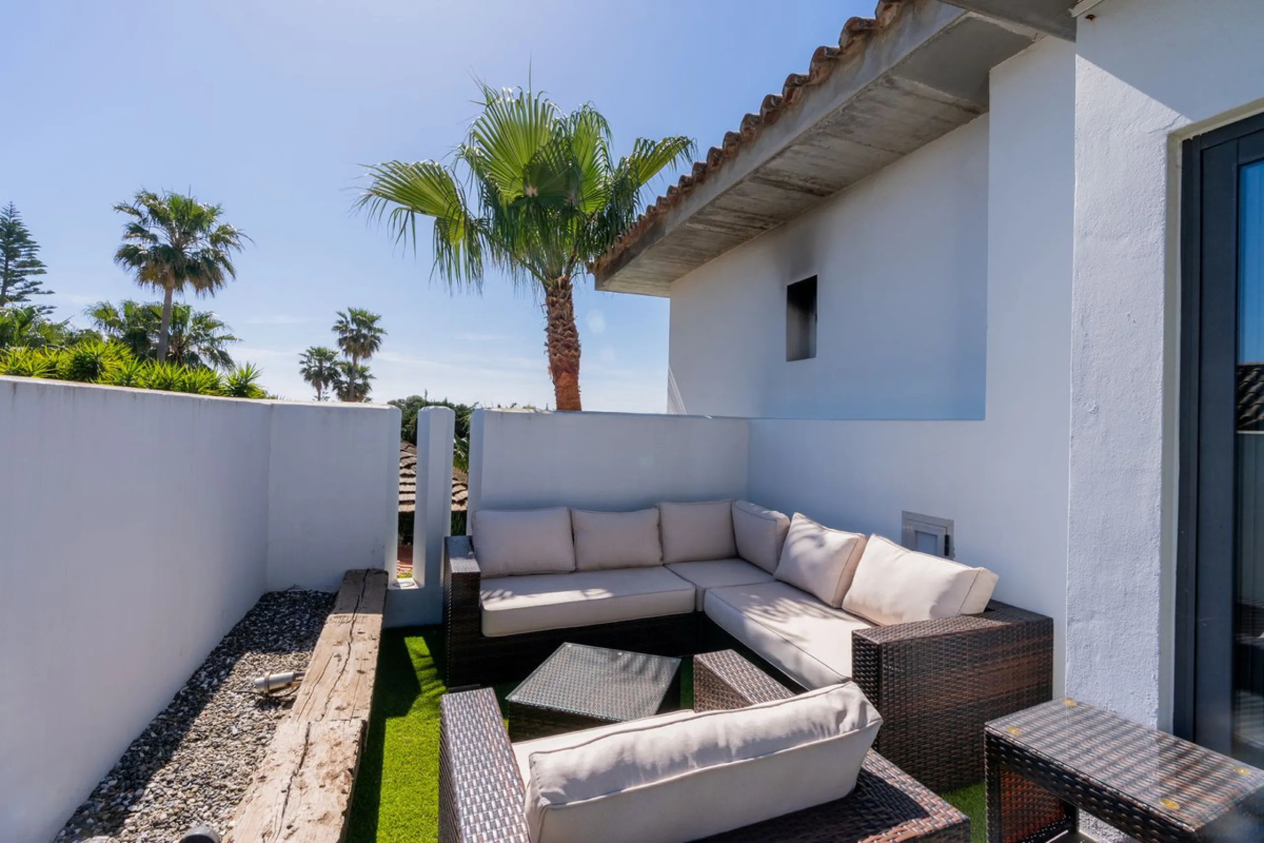 VILLA NEXT TO THE BEACH WITH HEATED POOL