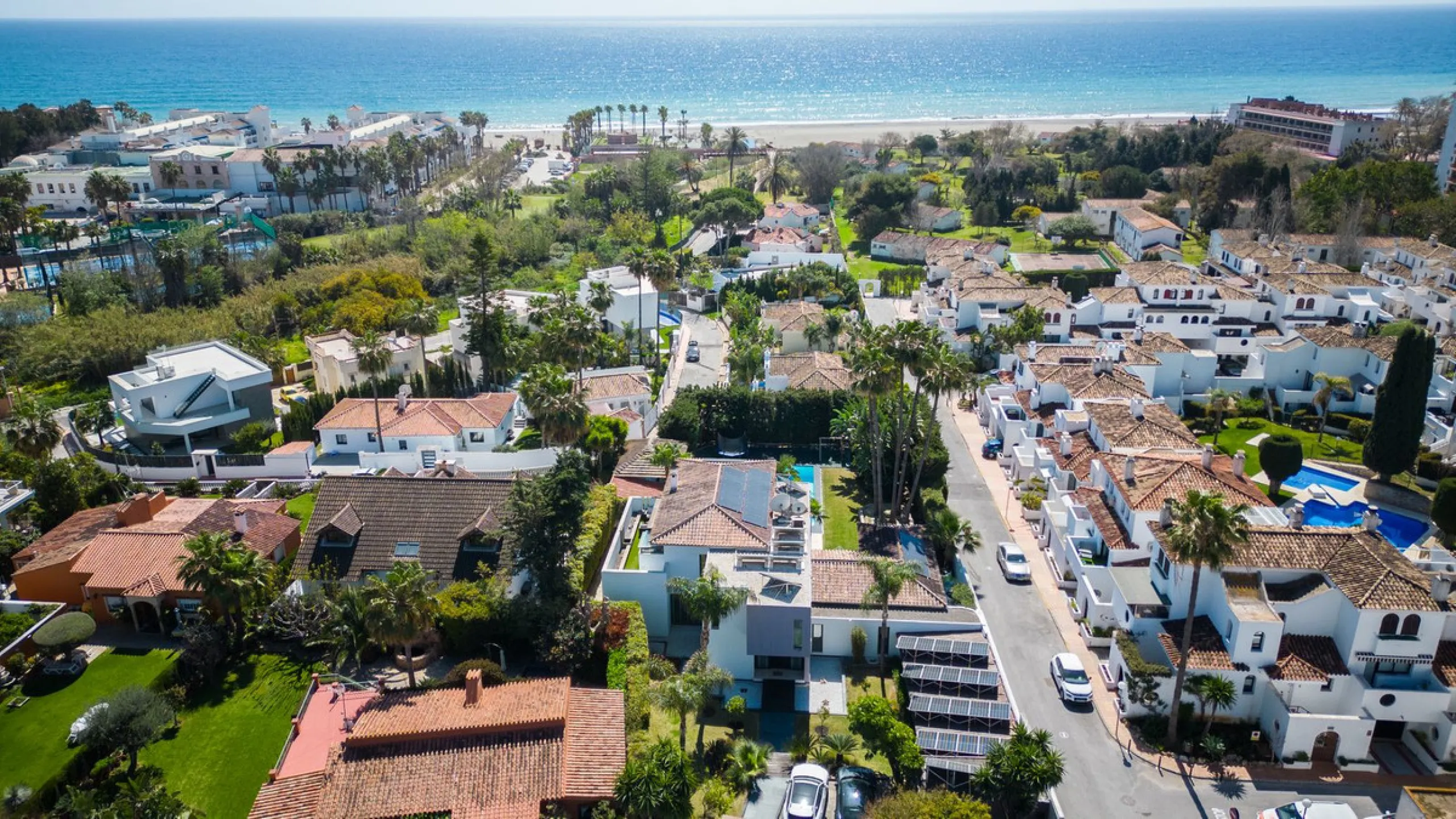 VILLA NEXT TO THE BEACH WITH HEATED POOL
