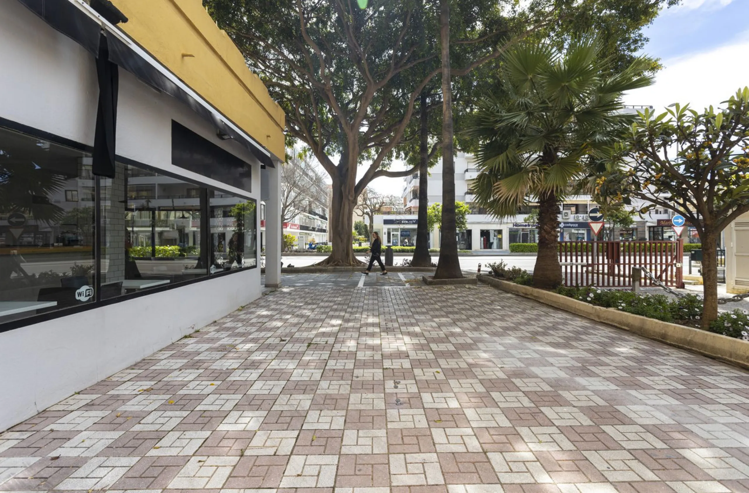 This commercial property is a gem in the heart of Marbella's bustling city center. Boasting two spacious floors, it offers ample room for both storage and office space, making it a prime location for a variety of businesses. The property's standout featur