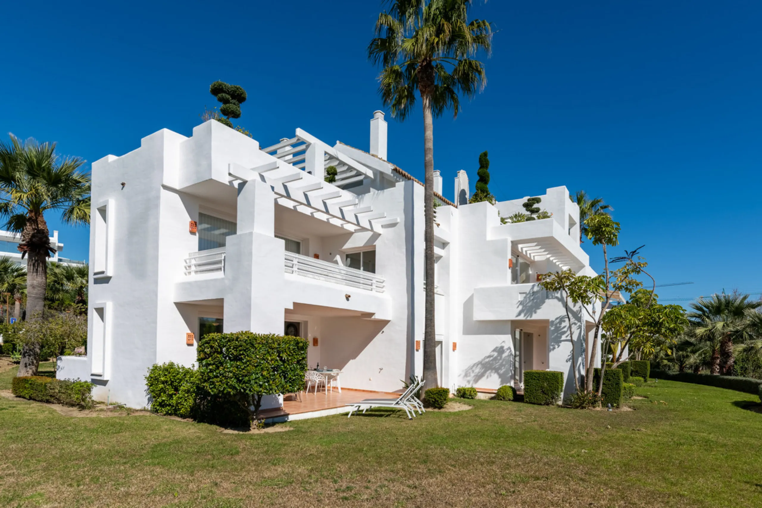 Located within one of the most sought-after developments on the Costa del Sol, this stylish ground floor apartment offers an exceptional living environment, combining comfort, nature, and a true resort lifestyle.