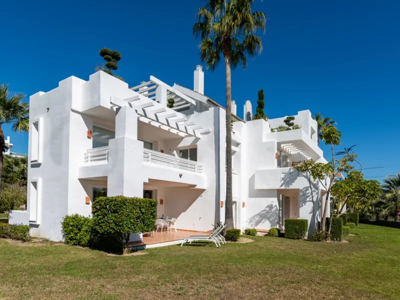 Located within one of the most sought-after developments on the Costa del Sol, this stylish ground floor apartment offers an exceptional living environment, combining comfort, nature, and a true resort lifestyle.