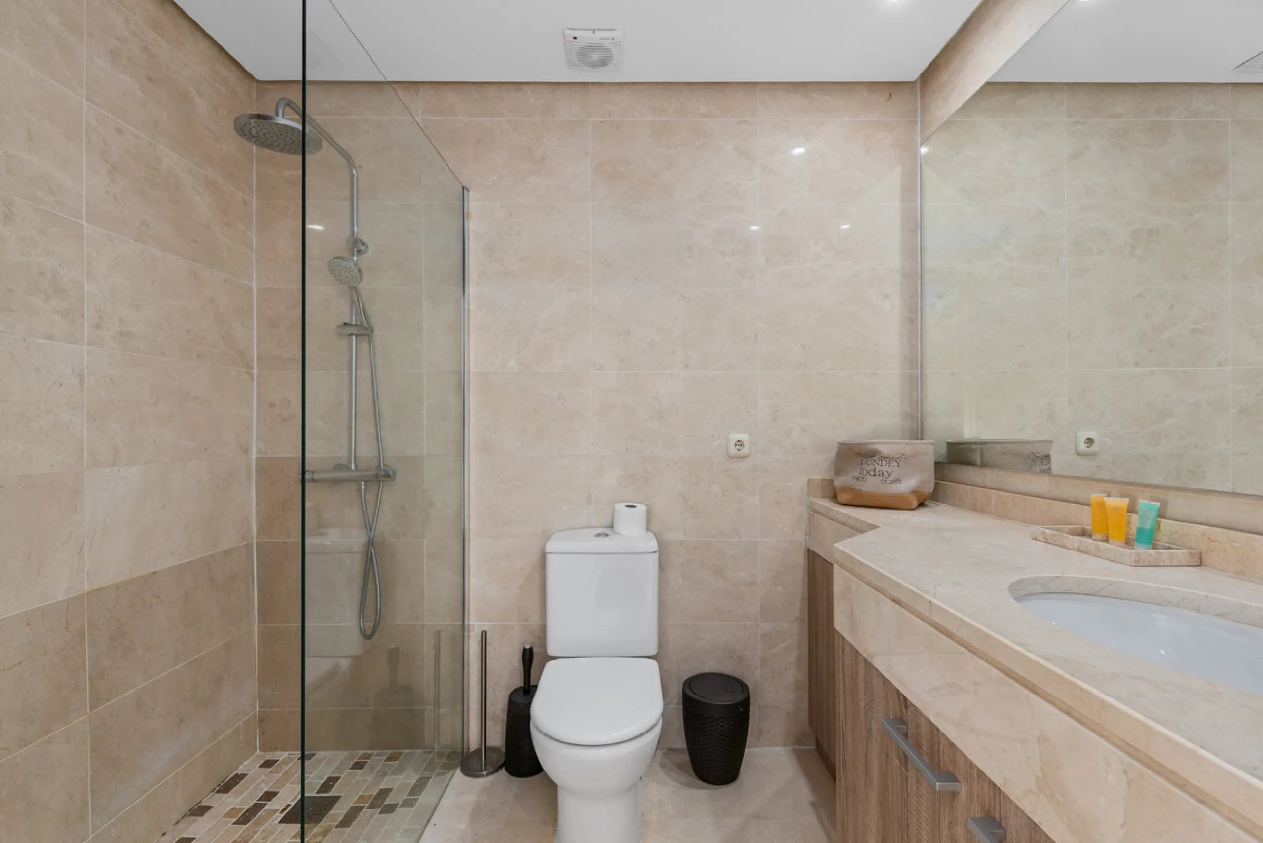Located within one of the most sought-after developments on the Costa del Sol, this stylish ground floor apartment offers an exceptional living environment, combining comfort, nature, and a true resort lifestyle.