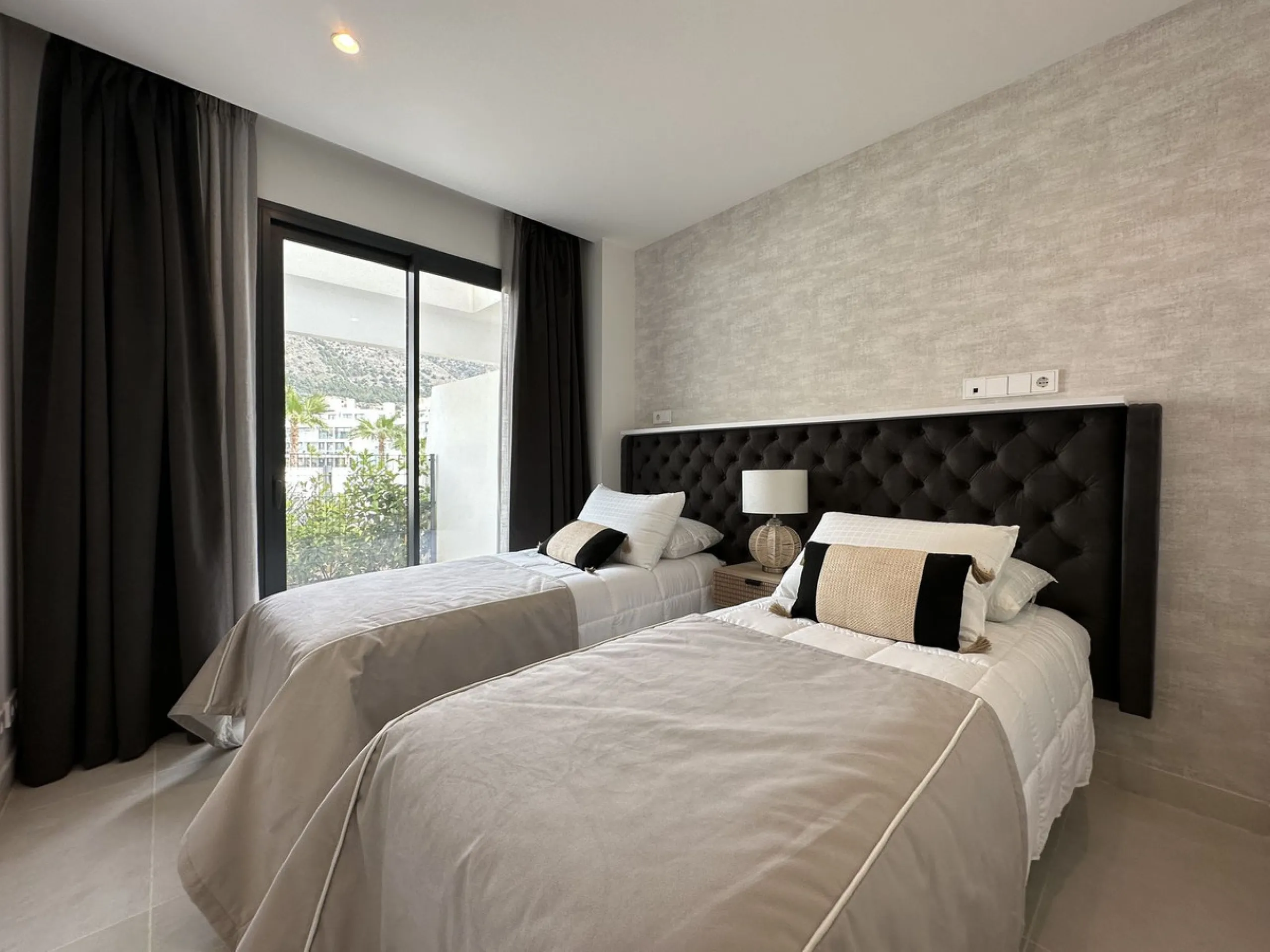 Apartment - Ground Floor Apartment в продаже в Benalmadena, Málaga. В доме 2 спален и 2 ванных комнат. Площадь дома 110 м². Площадь участка 30 м²