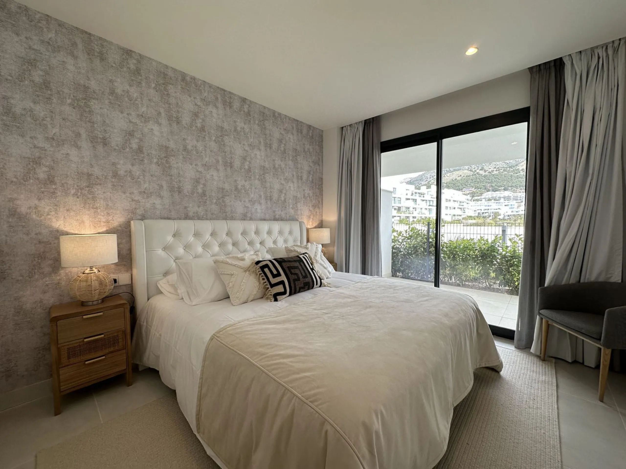Apartment - Ground Floor Apartment в продаже в Benalmadena, Málaga. В доме 2 спален и 2 ванных комнат. Площадь дома 110 м². Площадь участка 30 м²