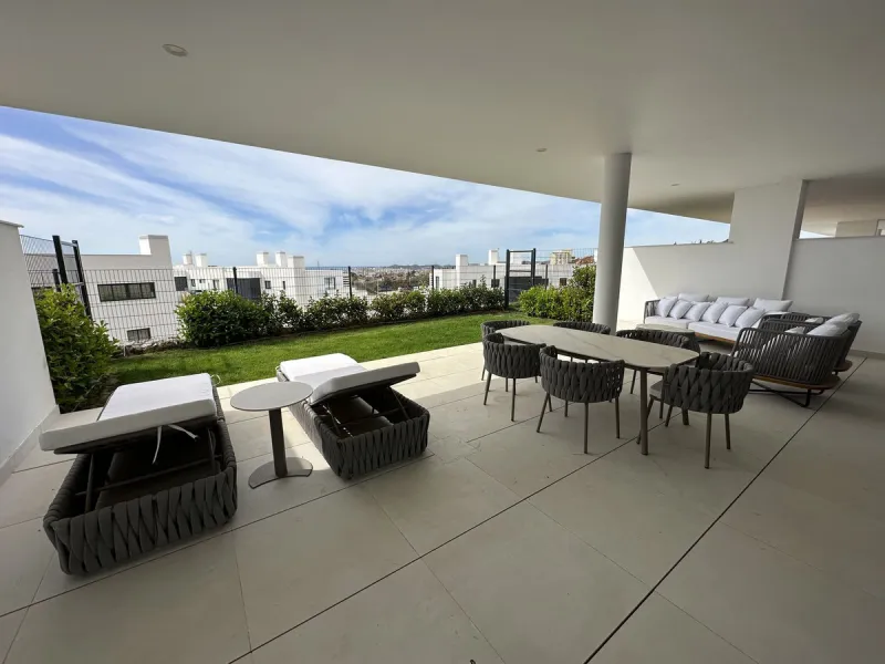 Apartment - Ground Floor Apartment в продаже в Benalmadena, Málaga. В доме 2 спален и 2 ванных комнат. Площадь дома 110 м². Площадь участка 30 м²