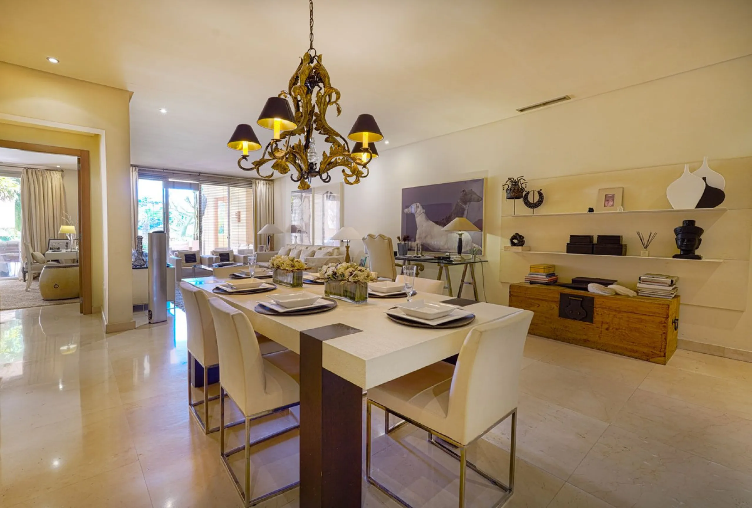A stunning, south-facing, three-bedroom corner, and very private ground-floor apartment in the renowned Mansion Club, an exclusive gated community nestling in the foothills of Sierra Blanca. This development designed by leading architect, Melvin Villarroe