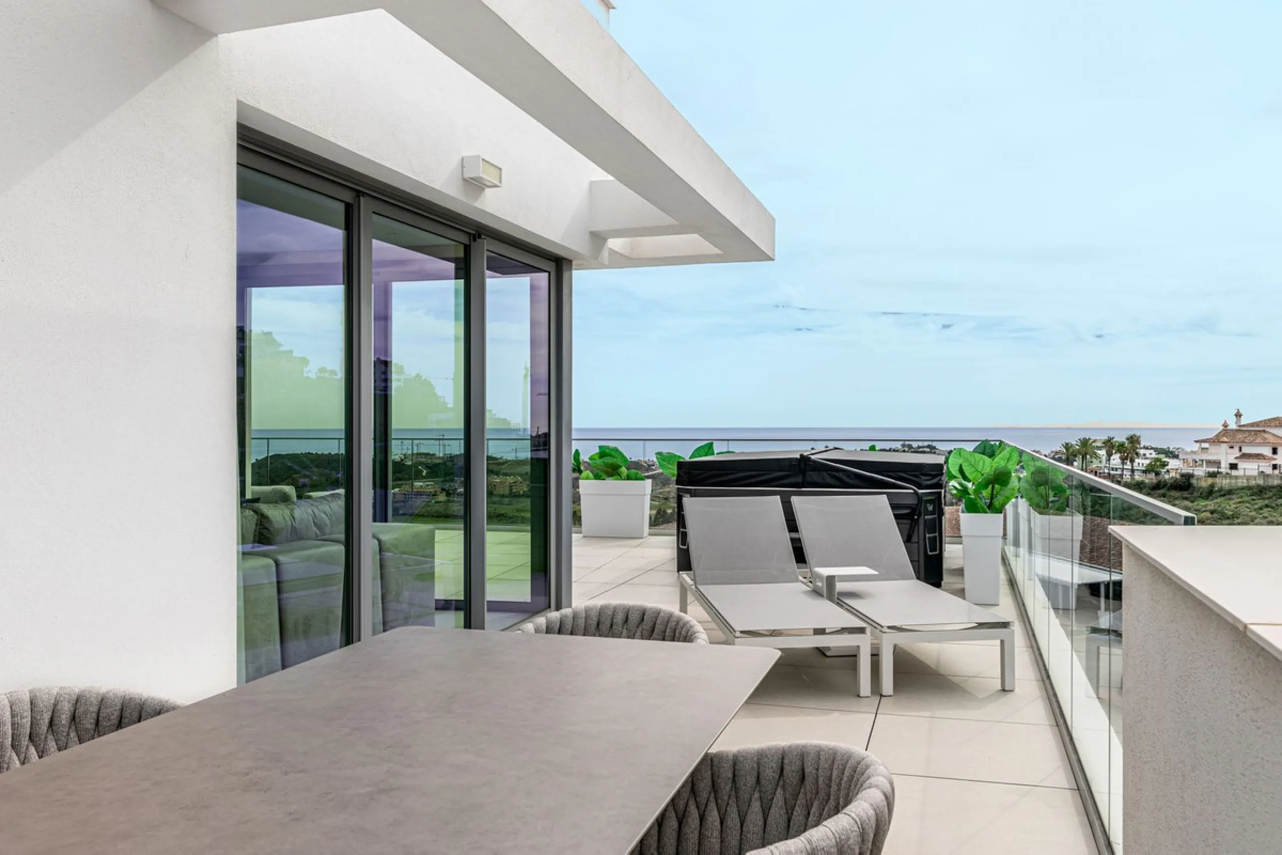Apartment - Penthouse в продаже в Mijas, Málaga. В доме 2 спален и 3 ванных комнат. Площадь дома 107 м²