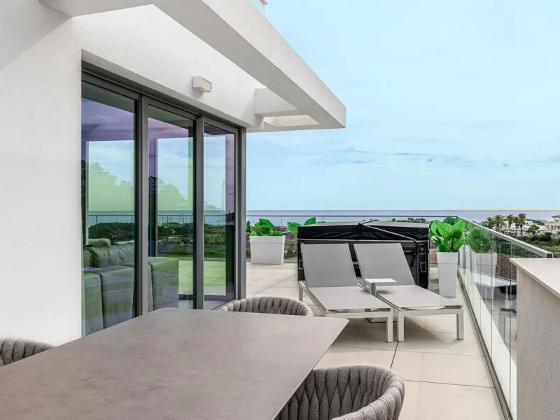 Apartment - Penthouse в продаже в Mijas, Málaga. В доме 2 спален и 3 ванных комнат. Площадь дома 107 м²