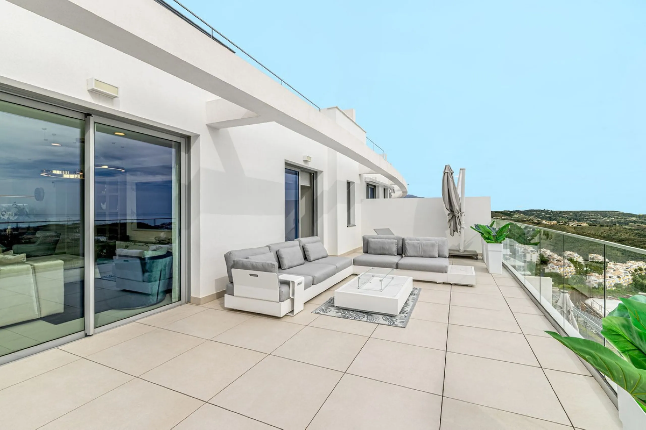 Apartment - Penthouse в продаже в Mijas, Málaga. В доме 2 спален и 3 ванных комнат. Площадь дома 107 м²