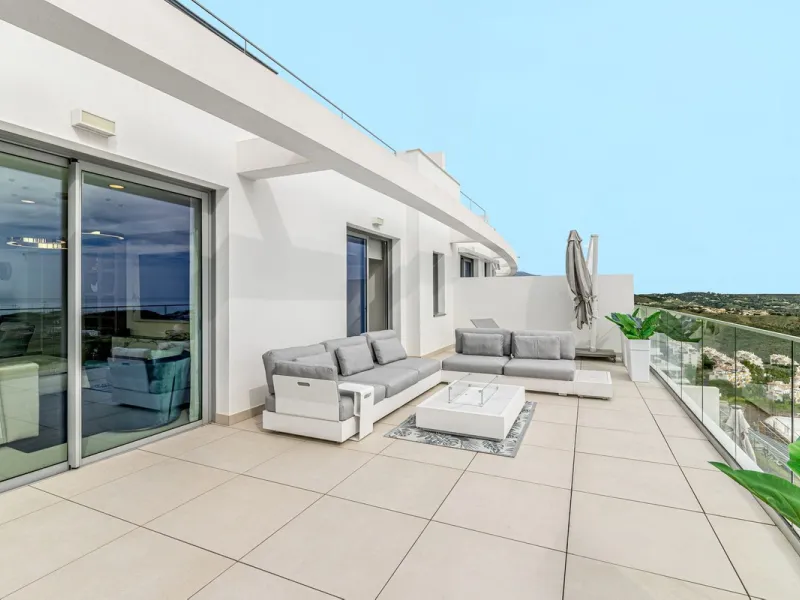 Apartment - Penthouse в продаже в Mijas, Málaga. В доме 2 спален и 3 ванных комнат. Площадь дома 107 м²