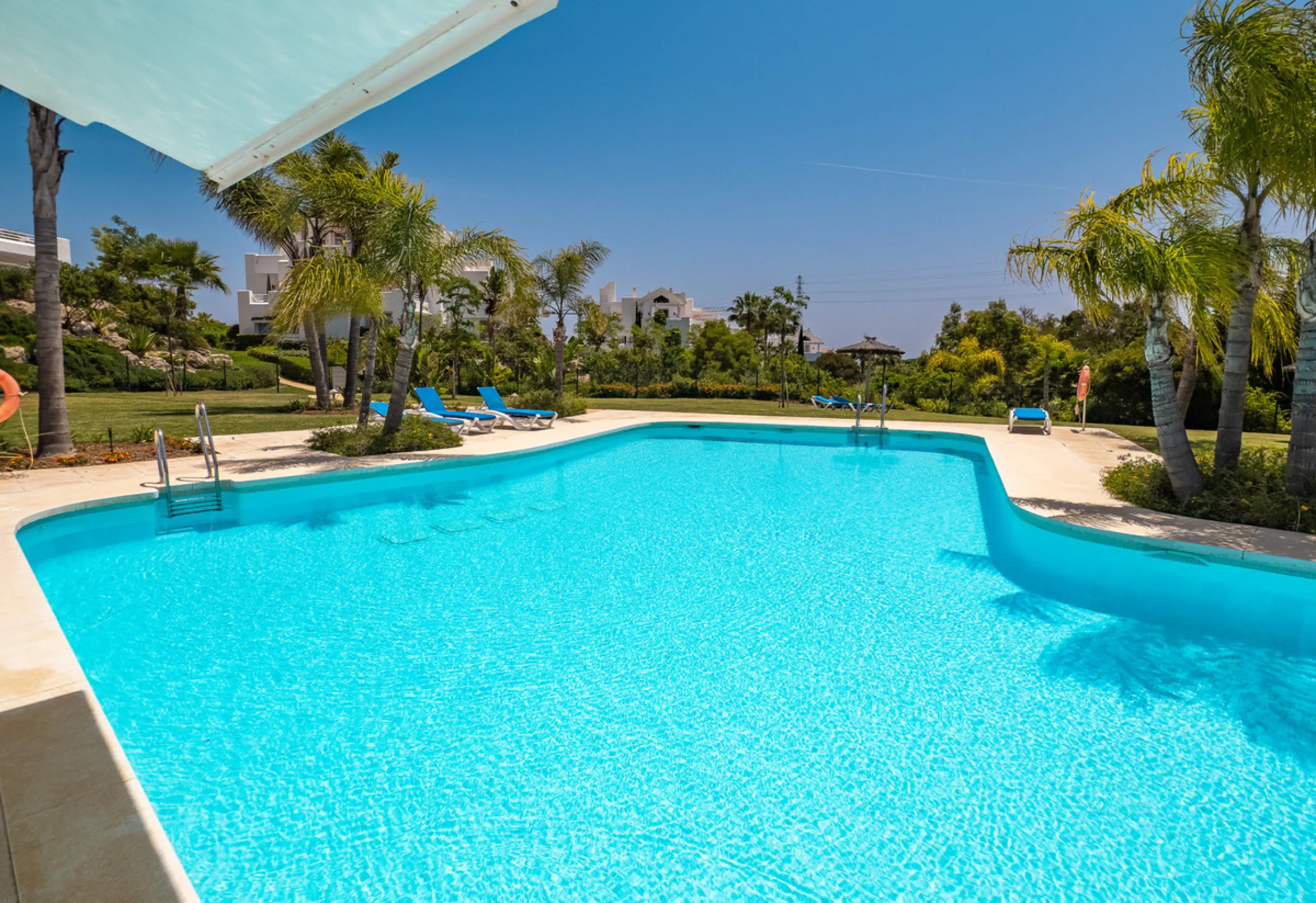 Located within one of the most sought-after developments on the Costa del Sol, this stylish ground floor apartment offers an exceptional living environment, combining comfort, nature, and a true resort lifestyle.