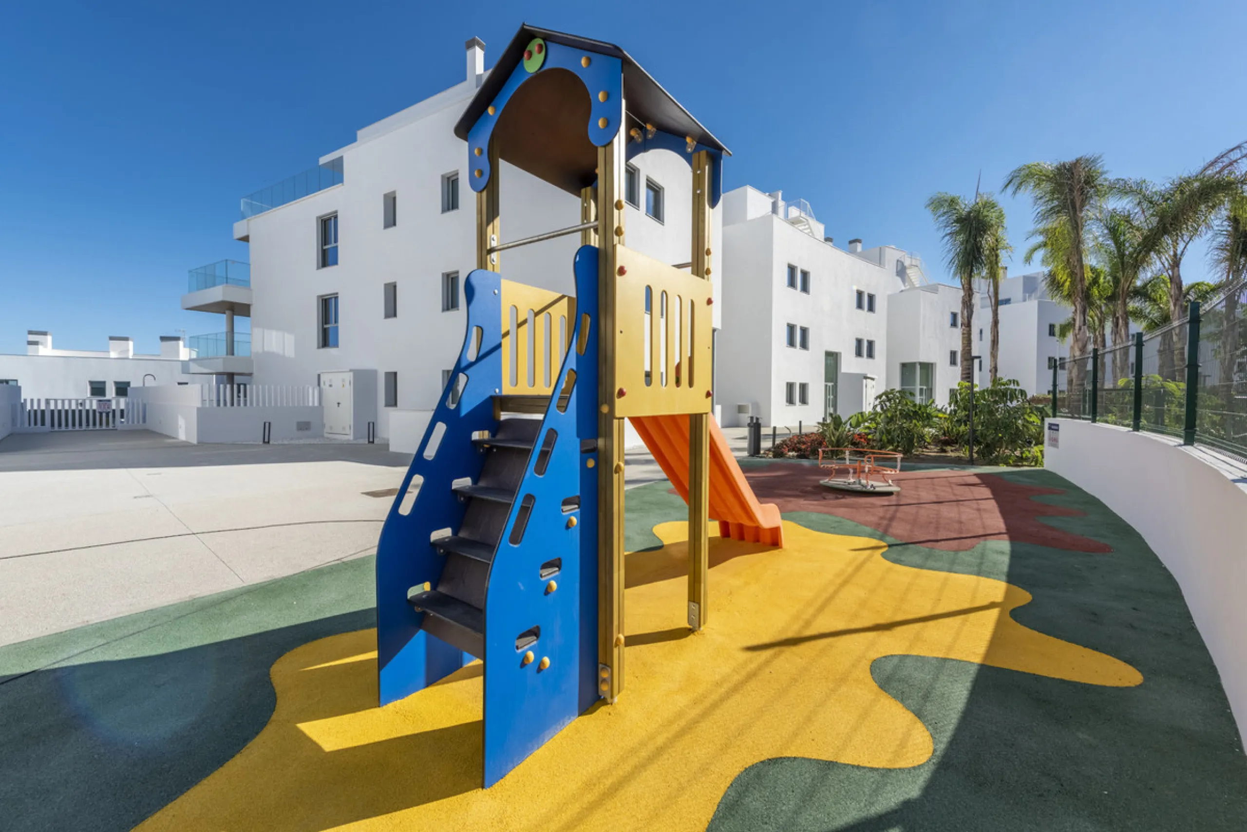 Apartment - Penthouse в продаже в Mijas, Málaga. В доме 2 спален и 3 ванных комнат. Площадь дома 107 м²