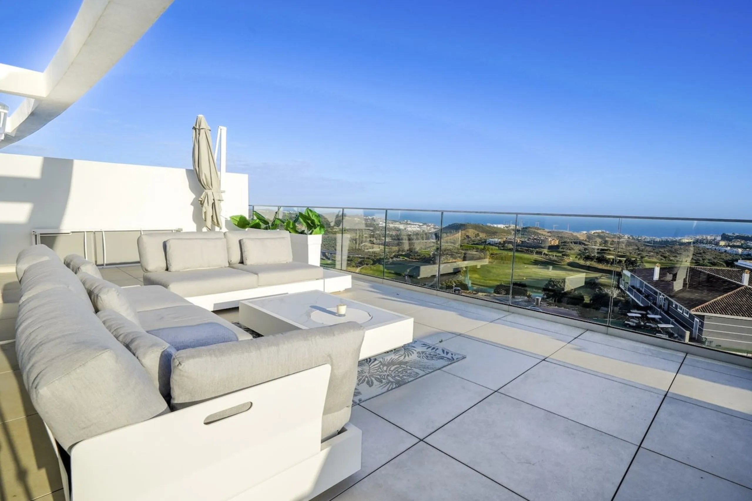 Apartment - Penthouse в продаже в Mijas, Málaga. В доме 2 спален и 3 ванных комнат. Площадь дома 107 м²