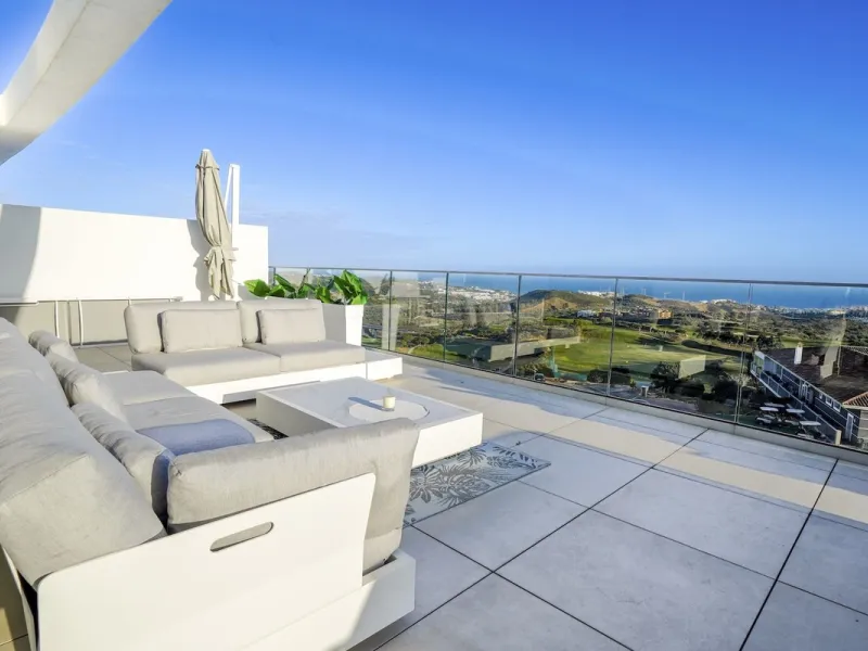 Apartment - Penthouse в продаже в Mijas, Málaga. В доме 2 спален и 3 ванных комнат. Площадь дома 107 м²