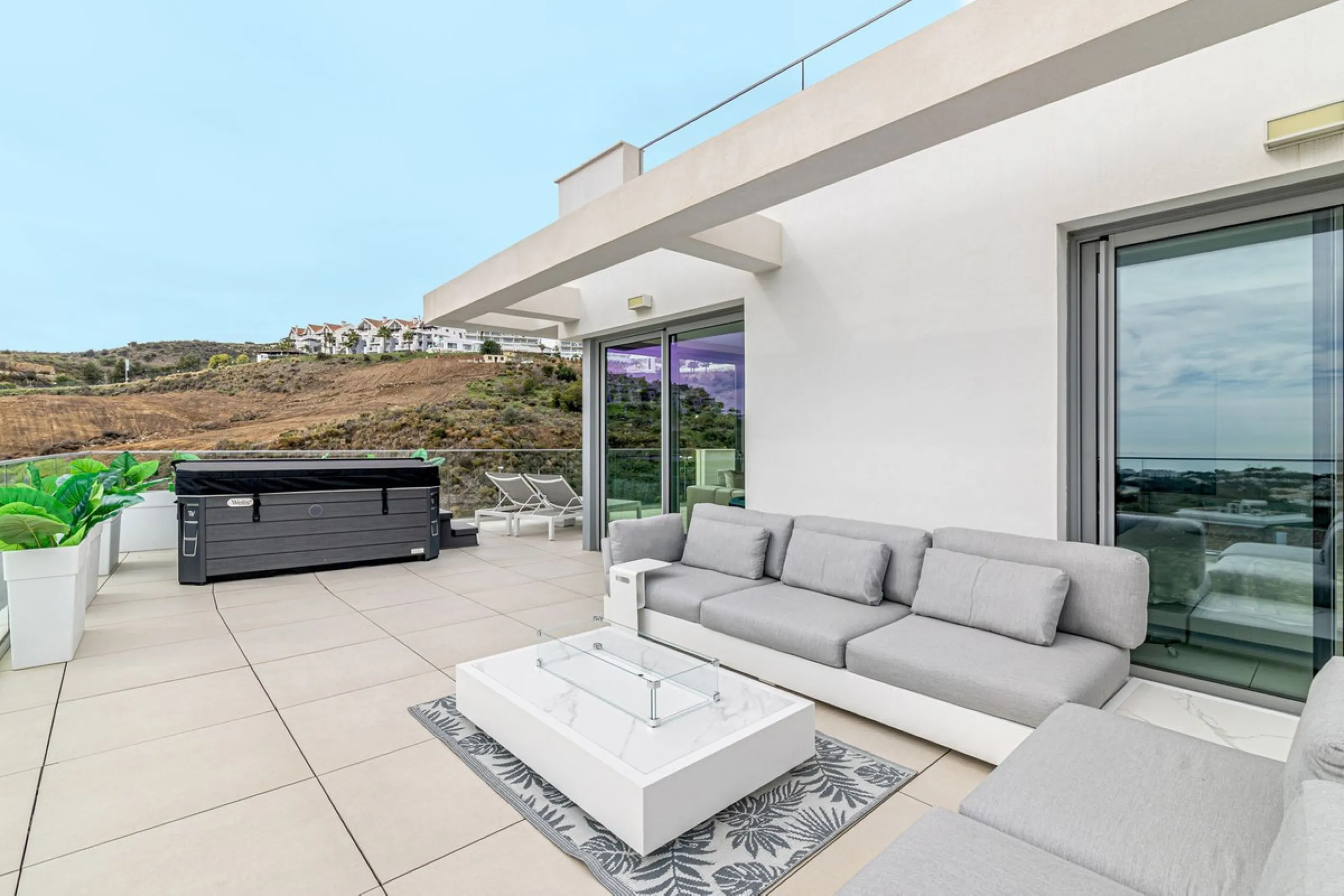 Apartment - Penthouse в продаже в Mijas, Málaga. В доме 2 спален и 3 ванных комнат. Площадь дома 107 м²
