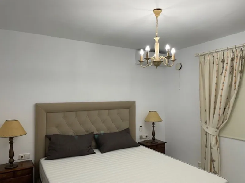 Beautiful detached villa with private pool and access to a large communal pool and garden. Located in urbanization Alhambra, a few minutes from the center of Nerja and Burriana Playa.
