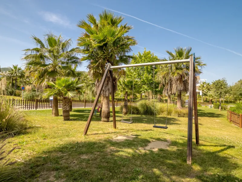 Located within one of the most sought-after developments on the Costa del Sol, this stylish ground floor apartment offers an exceptional living environment, combining comfort, nature, and a true resort lifestyle.