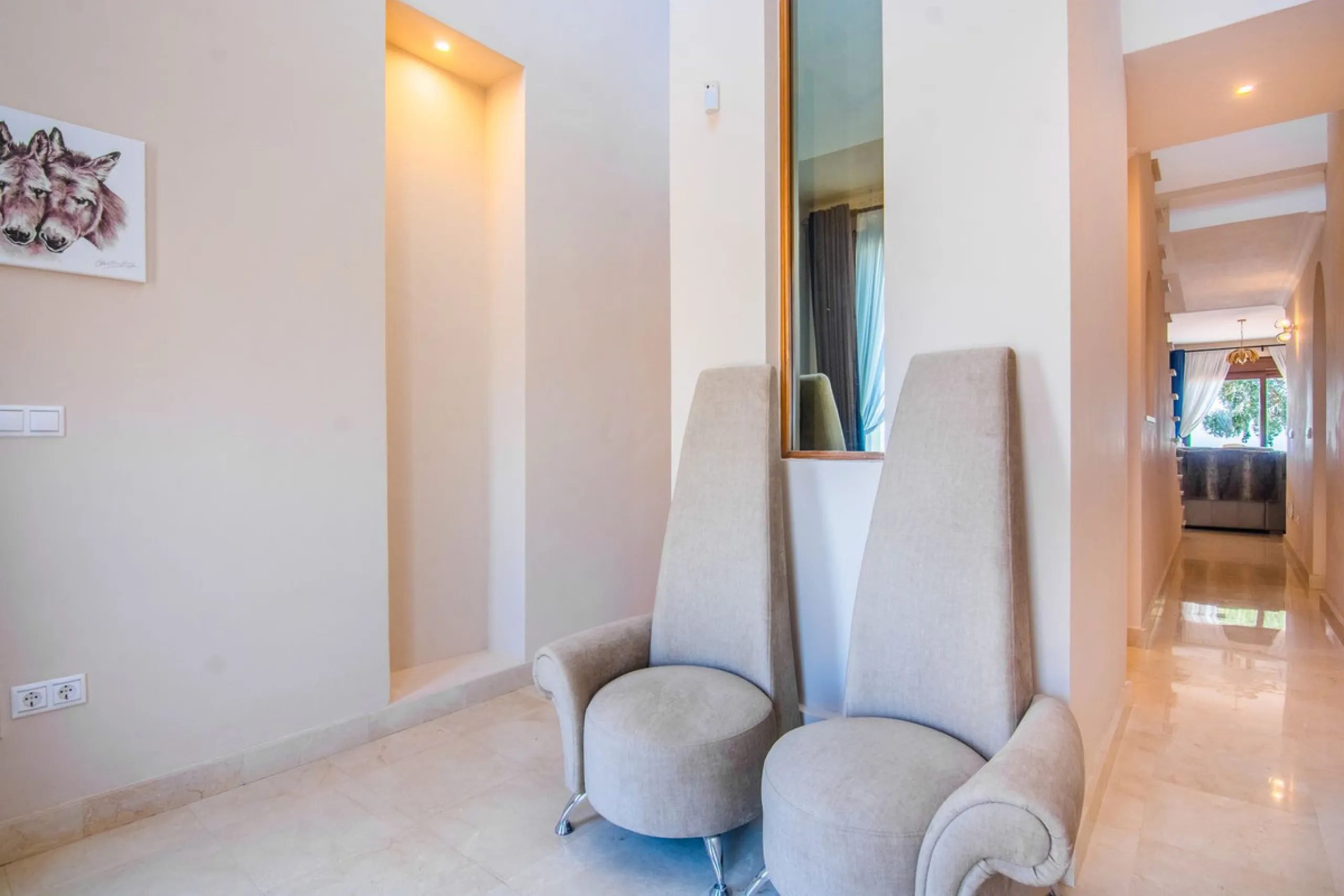 This small complex of only 8 south facing villas offers truly fantastic views to the Mediterranean and the mountains.