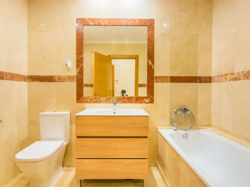 This small complex of only 8 south facing villas offers truly fantastic views to the Mediterranean and the mountains.