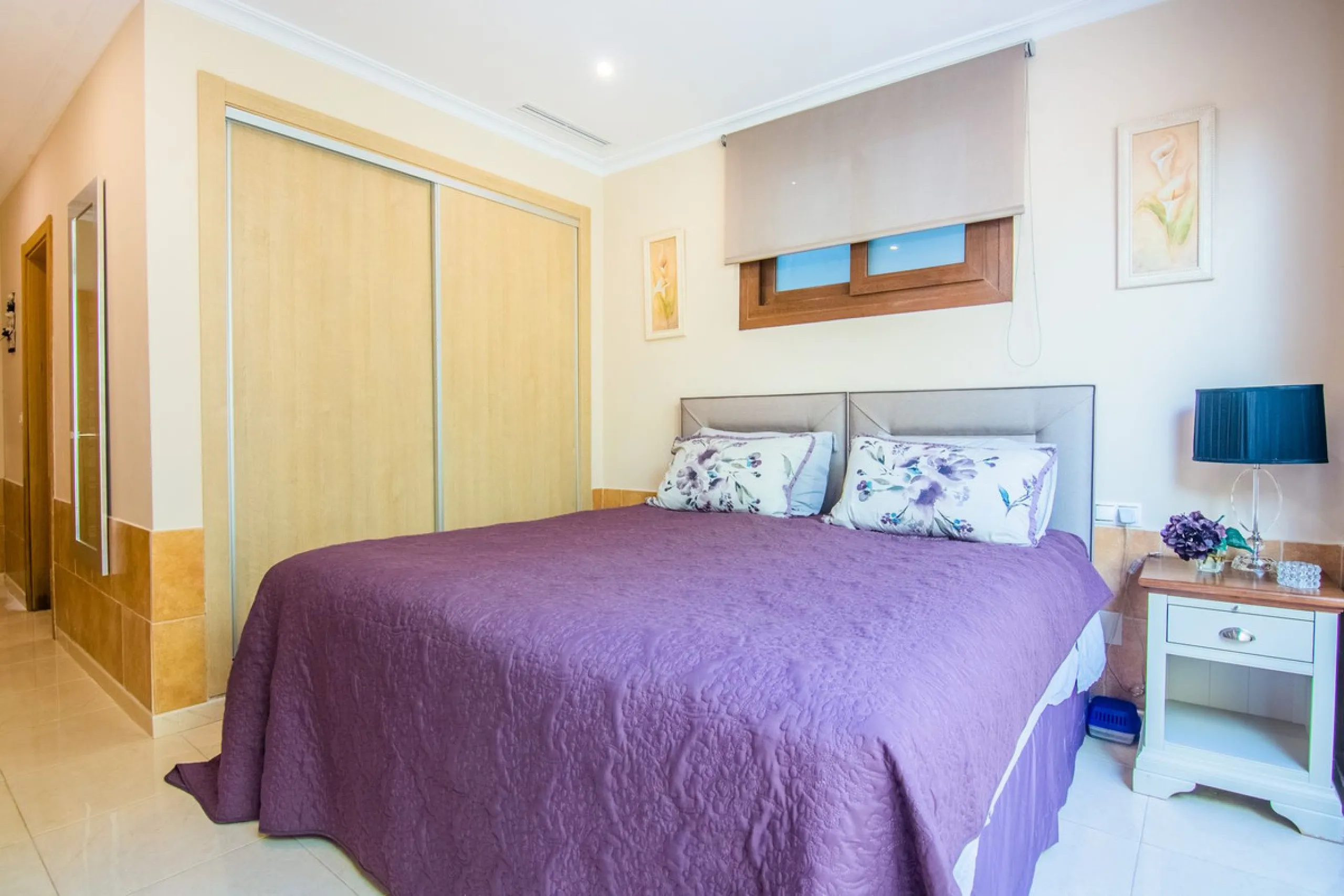 This small complex of only 8 south facing villas offers truly fantastic views to the Mediterranean and the mountains.