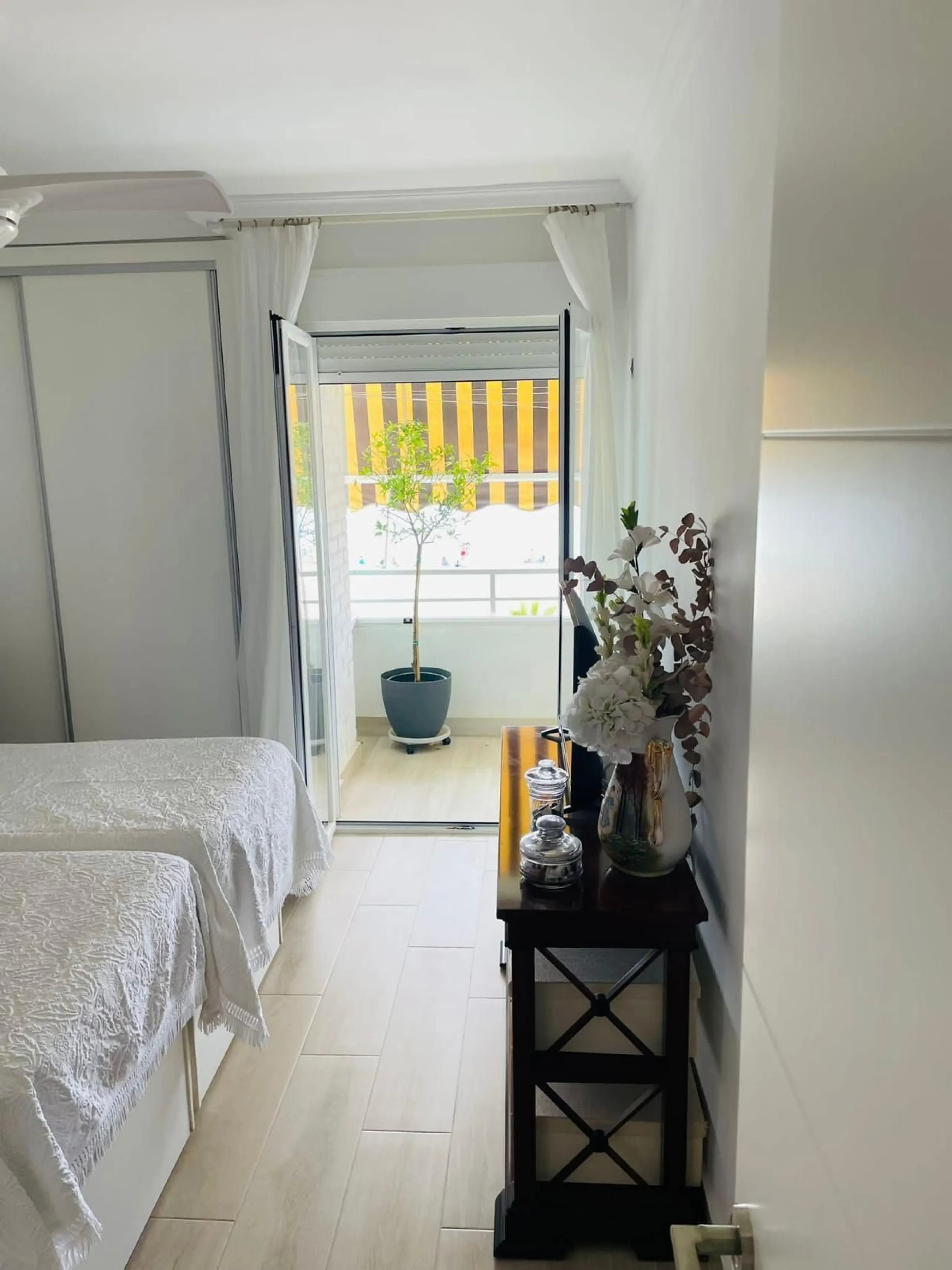 Apartment - Middle Floor Apartment в продаже в Fuengirola, Málaga. В доме 2 спален и 1 ванных комнат. Площадь дома 82 м²