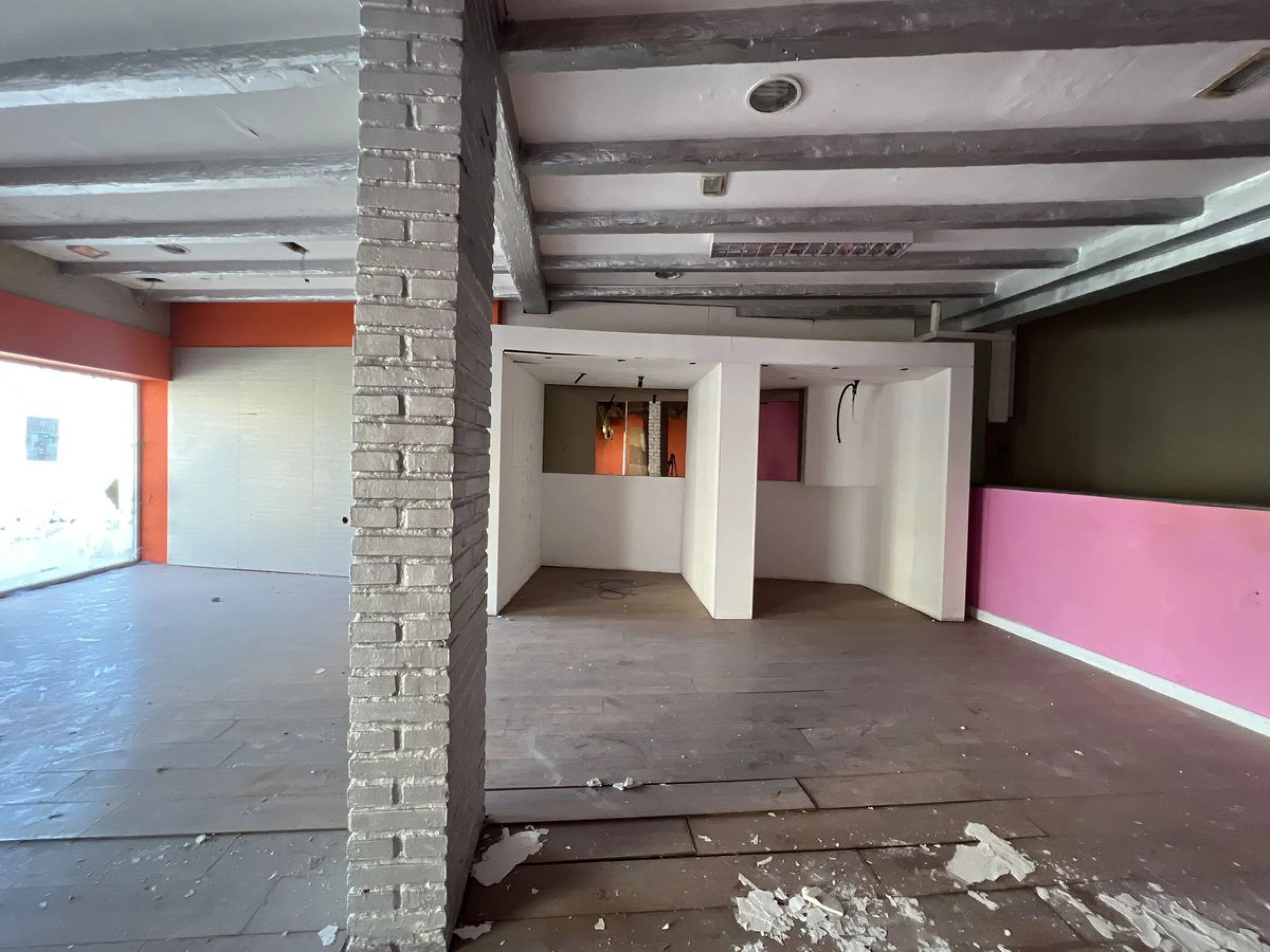 *** Investment Opportunity!!! *** Building to Renovate in Avda Reyes Católicos, Alhaurín de la Torre, Málaga *** Feasibility Study Completed *** Residential Use *** Possibility of Building a Multi-Family Building with 9 Homes with Underground Parking, Sto
