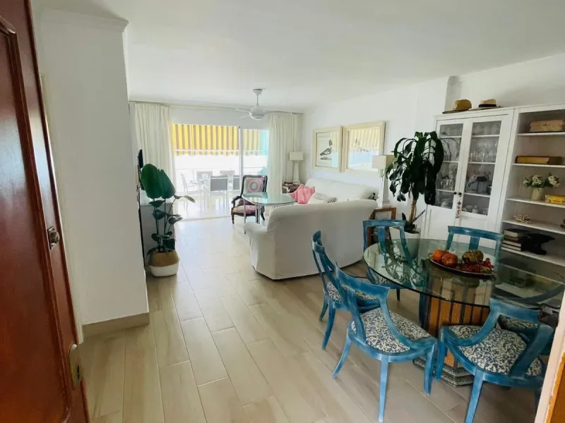 Apartment - Middle Floor Apartment в продаже в Fuengirola, Málaga. В доме 2 спален и 1 ванных комнат. Площадь дома 82 м²