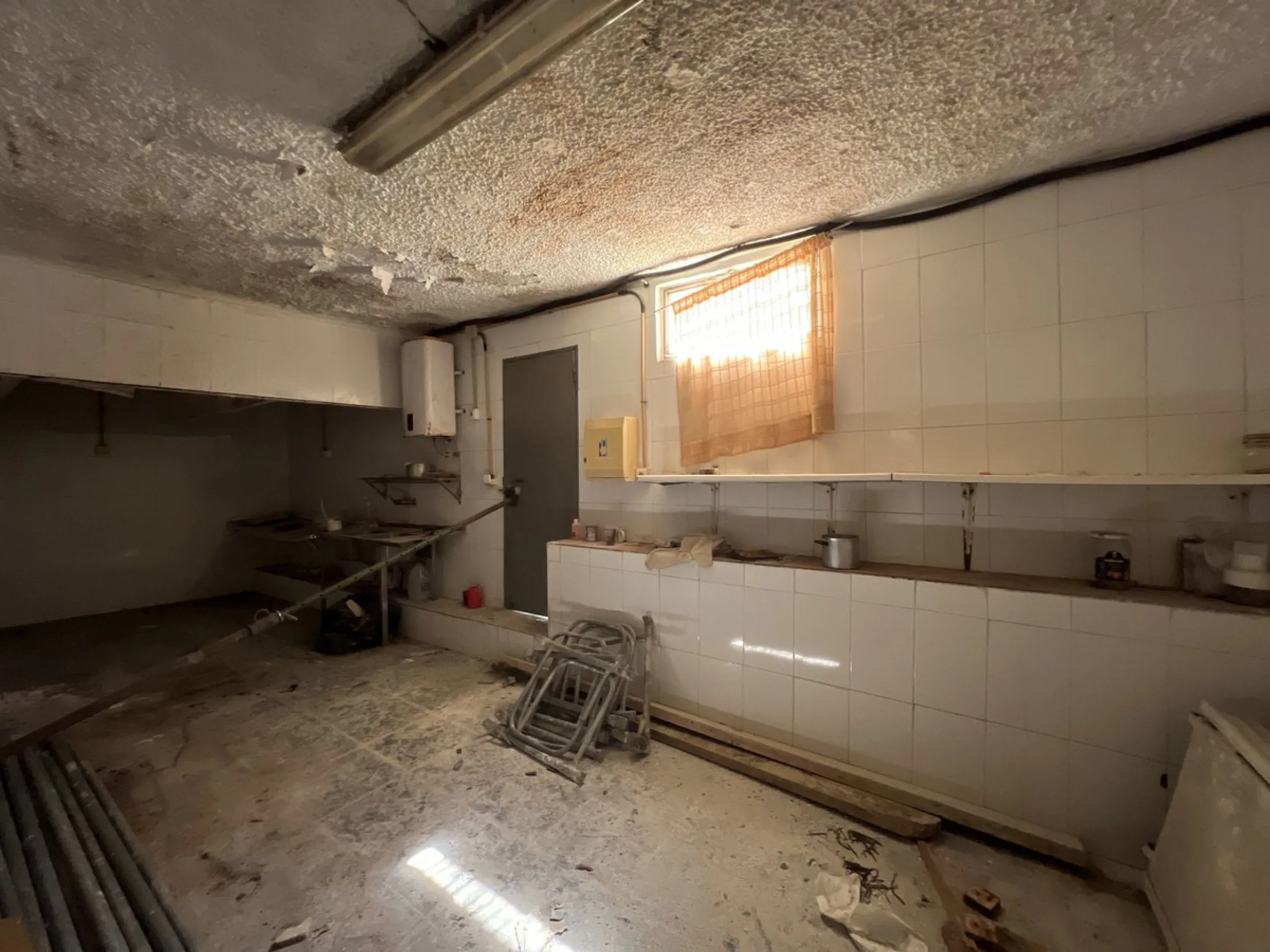 *** Investment Opportunity!!! *** Building to Renovate in Avda Reyes Católicos, Alhaurín de la Torre, Málaga *** Feasibility Study Completed *** Residential Use *** Possibility of Building a Multi-Family Building with 9 Homes with Underground Parking, Sto
