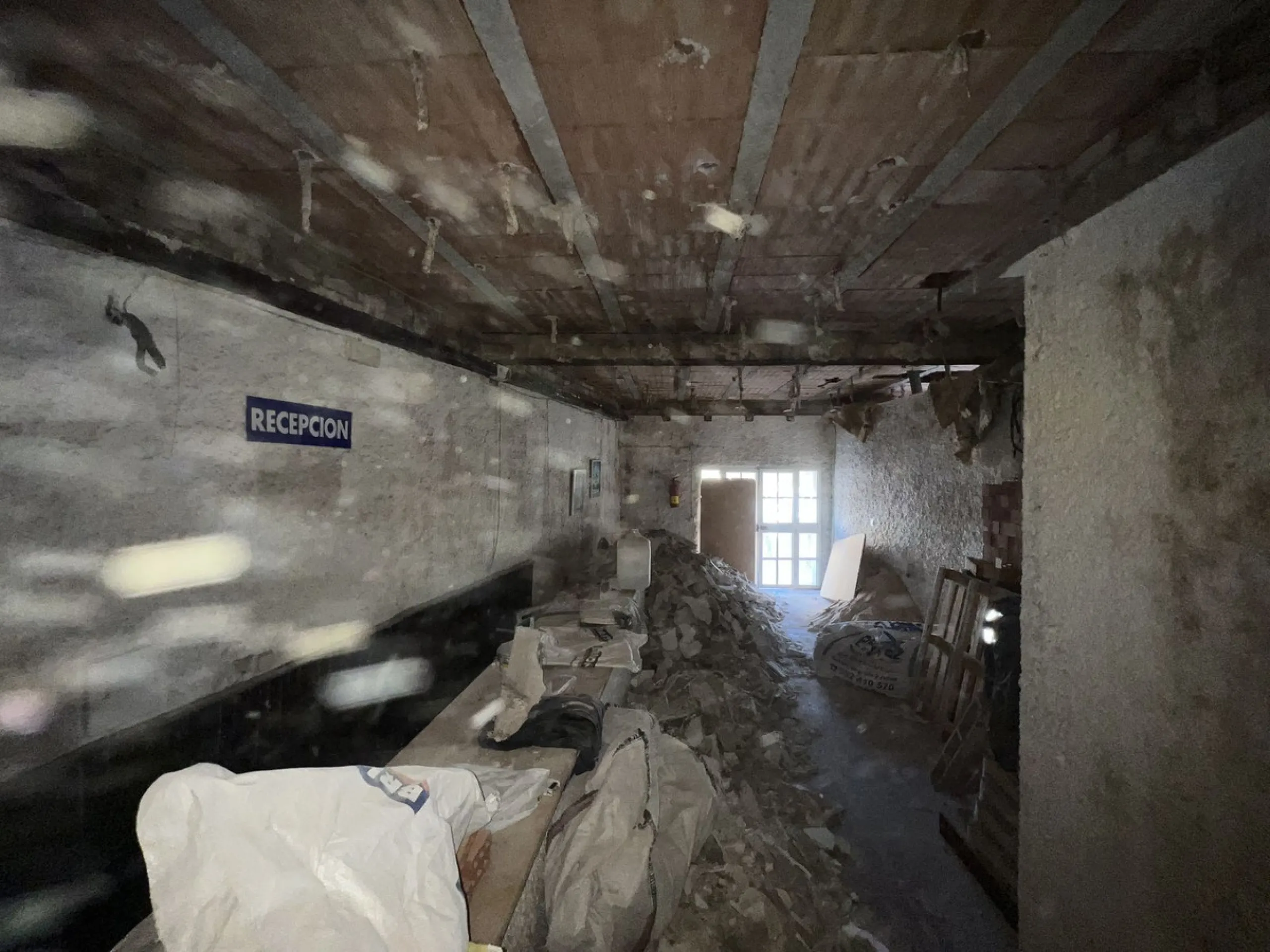 *** Investment Opportunity!!! *** Building to Renovate in Avda Reyes Católicos, Alhaurín de la Torre, Málaga *** Feasibility Study Completed *** Residential Use *** Possibility of Building a Multi-Family Building with 9 Homes with Underground Parking, Sto