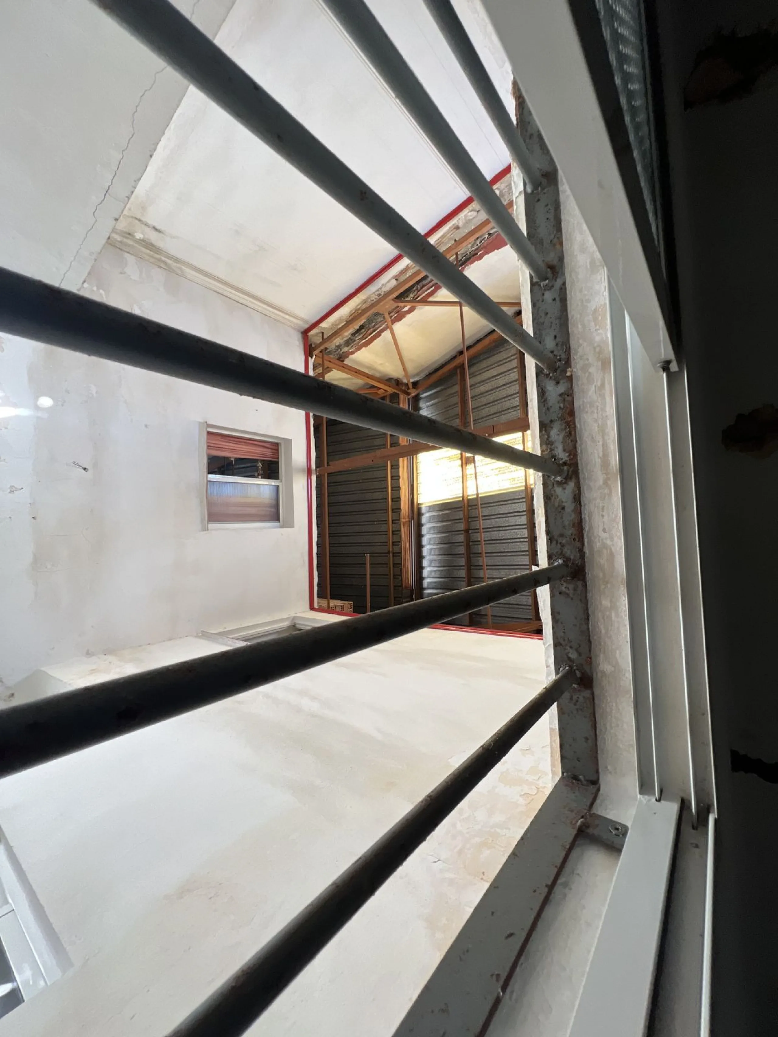 *** Investment Opportunity!!! *** Building to Renovate in Avda Reyes Católicos, Alhaurín de la Torre, Málaga *** Feasibility Study Completed *** Residential Use *** Possibility of Building a Multi-Family Building with 9 Homes with Underground Parking, Sto