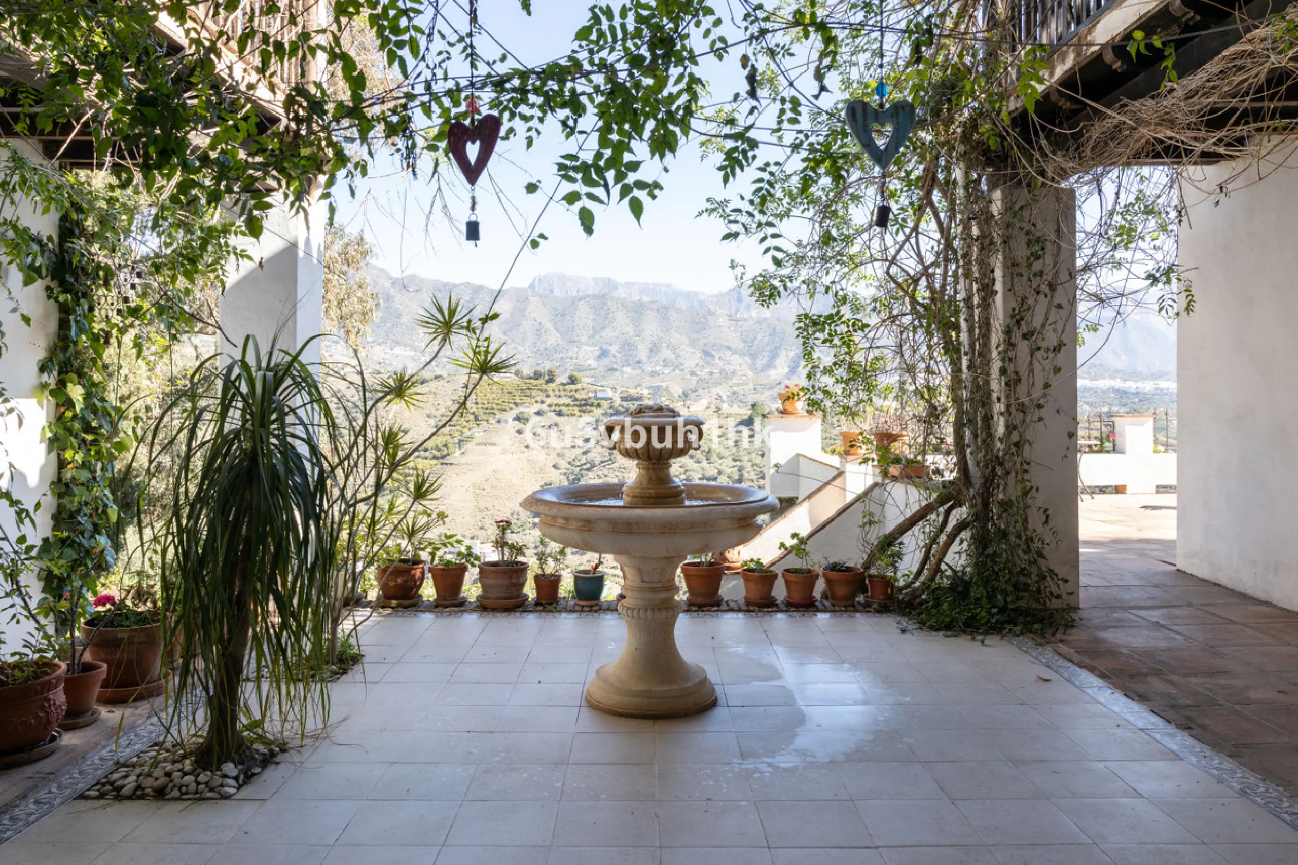 This beautiful and spacious property is located in a tranquil setting, perfect for those seeking a peaceful and relaxing environment, in between the villages of Torrox and Frigiliana, just 25 minutes away from the beach.