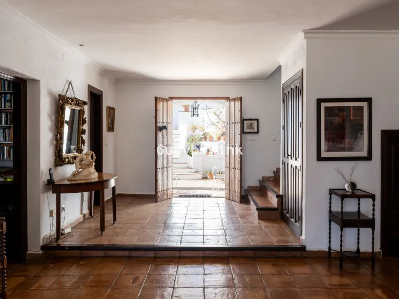 This beautiful and spacious property is located in a tranquil setting, perfect for those seeking a peaceful and relaxing environment, in between the villages of Torrox and Frigiliana, just 25 minutes away from the beach.