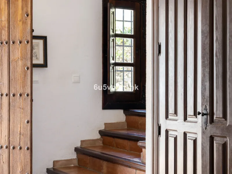 This beautiful and spacious property is located in a tranquil setting, perfect for those seeking a peaceful and relaxing environment, in between the villages of Torrox and Frigiliana, just 25 minutes away from the beach.